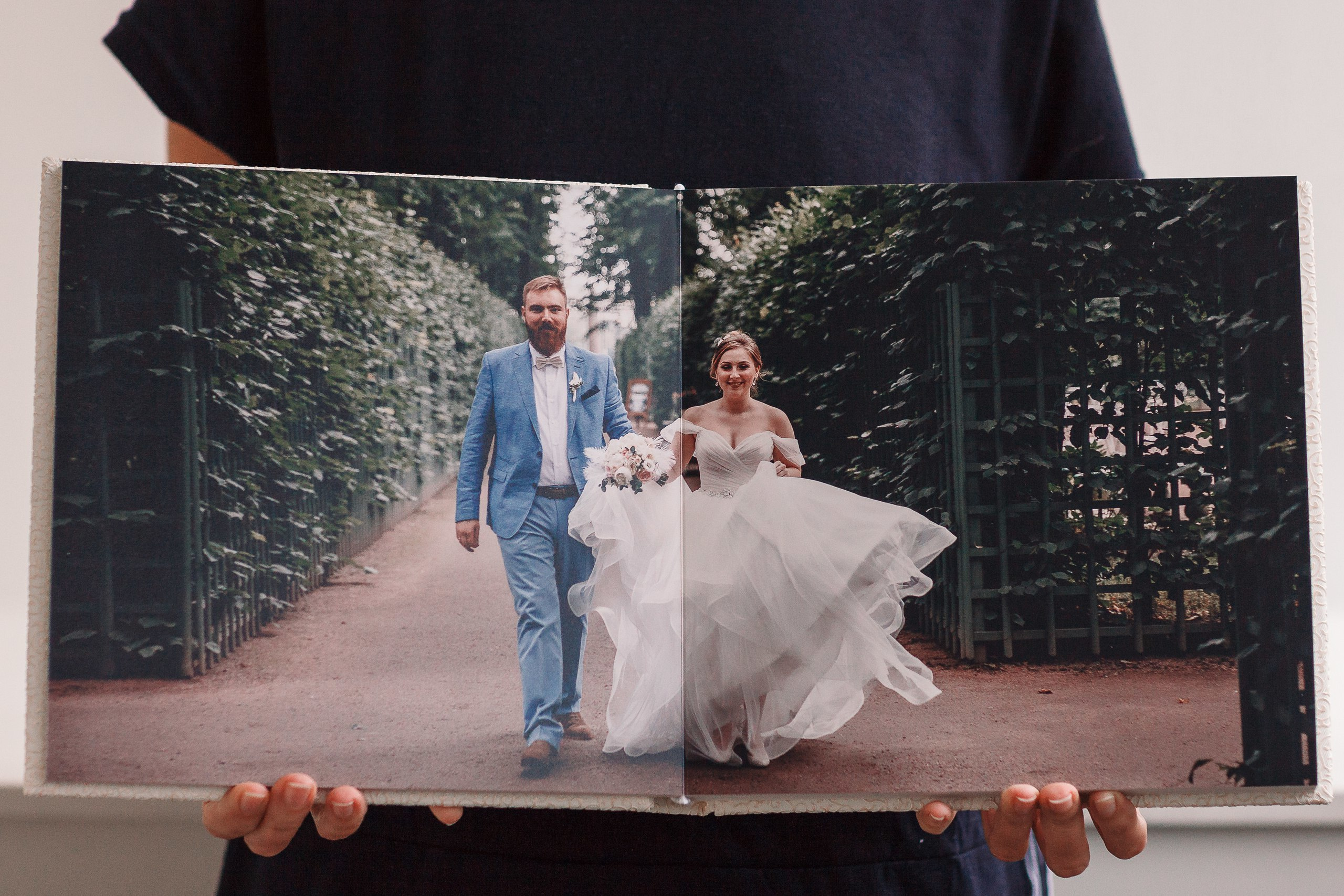 Альбом с примерами свадебных книг. Свадебный фотограф в Санкт-Петербурге Волощук Евгений
