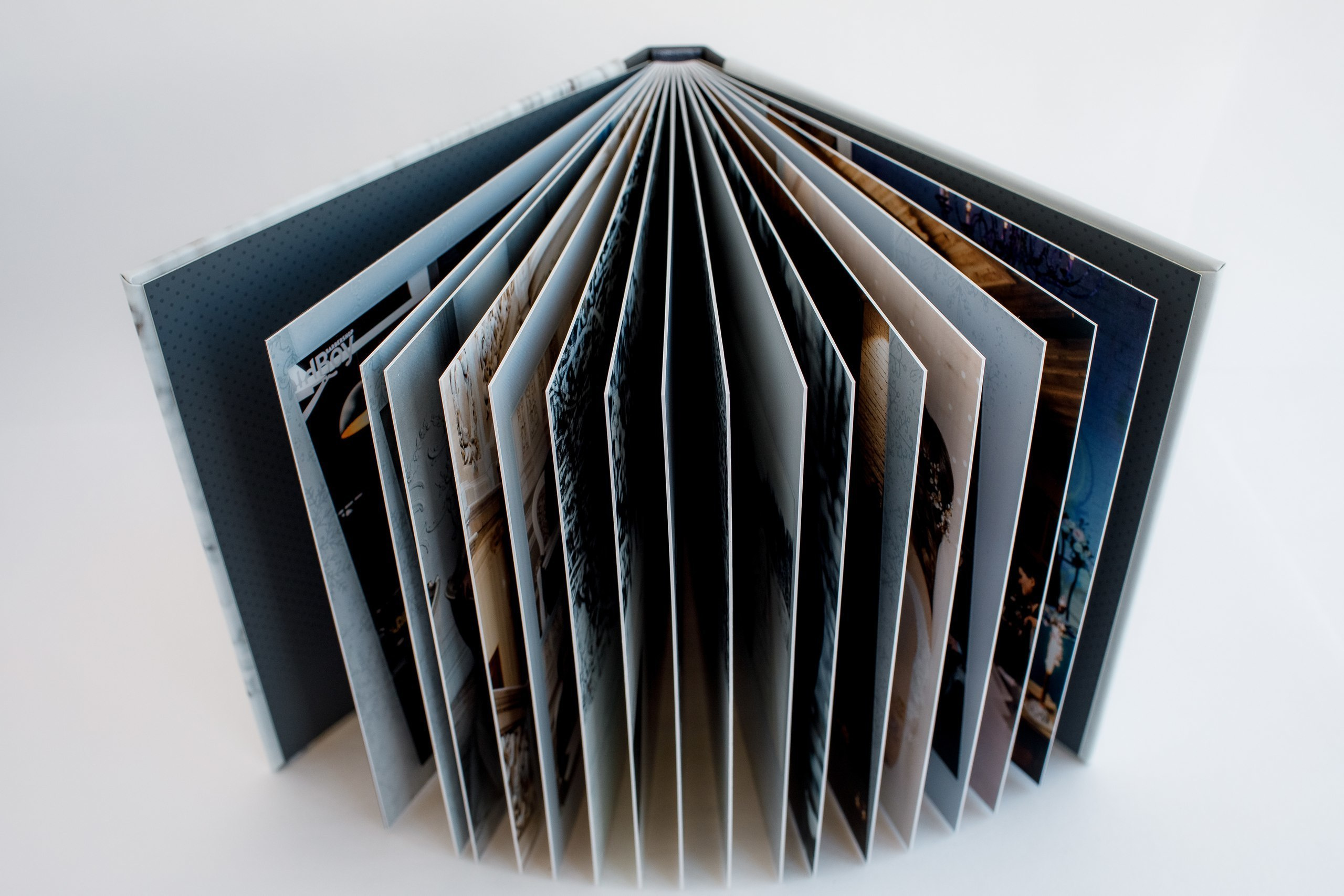 Альбом с примерами свадебных книг. Свадебный фотограф в Санкт-Петербурге Волощук Евгений