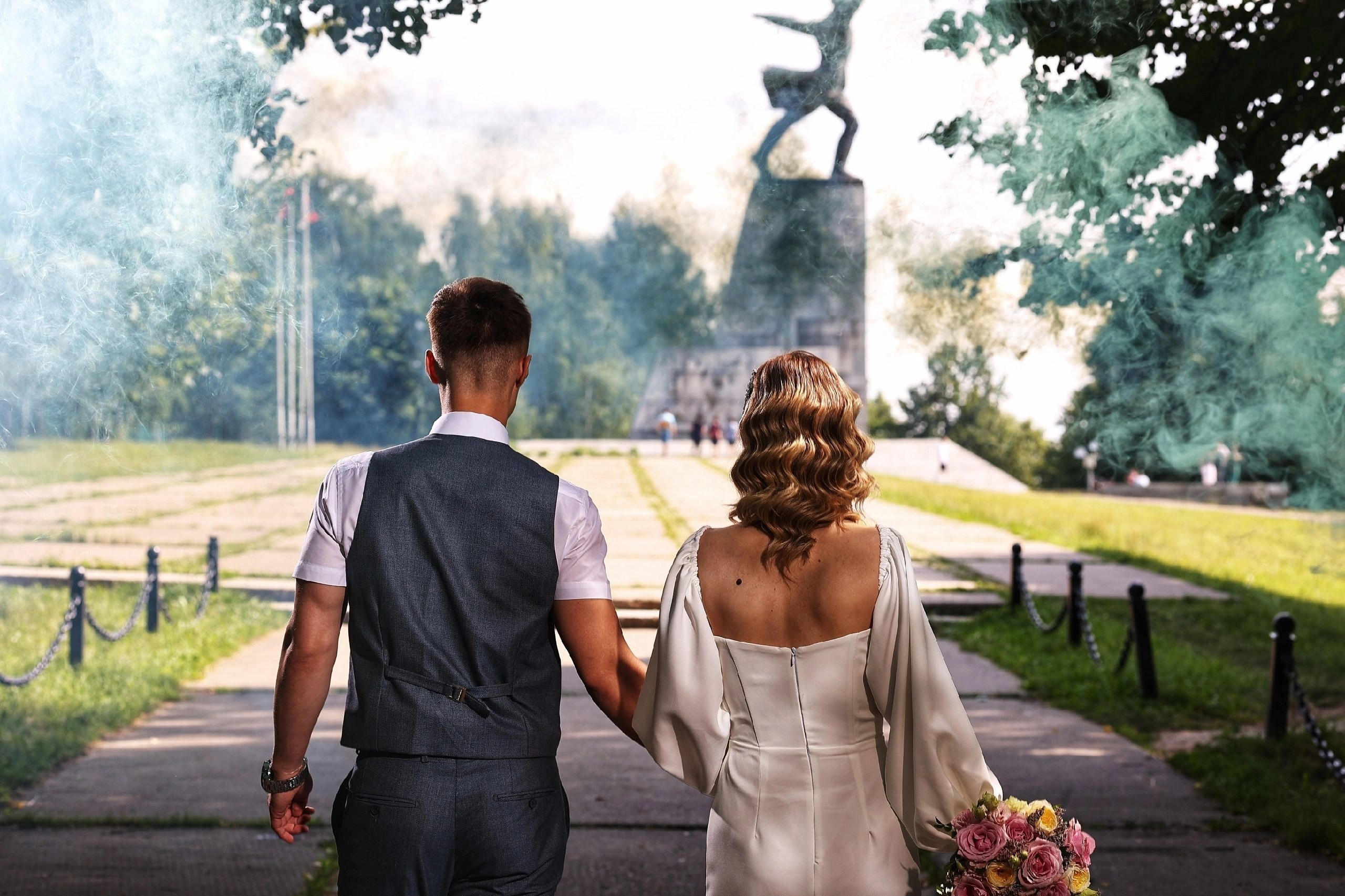 Фотограф Дмитров Поиск фотографа и видеографа в Дмитрове, Лобне, Дубне — профессиональная фото и видеосъемка под ключ в Подмосковье. Фотограф для мероприятий в Дмитровском районе: свадьбы, семейные фотосессии, репортажи в Лобне и Дубне. Нужен видеограф рядом с Дмитровом? Видеосъемка мероприятий, рекламных проектов и праздников в Лобне, Дубне, окрестностях. Профессиональный фотограф в Дмитрове — организация фотосессий на природе, в студии, на выезд в Лобню и Дубну. Фото и видео для бизнеса и частных клиентов: поиск фотографа в Дмитровском районе, Лобне, Дубне с опытом работы