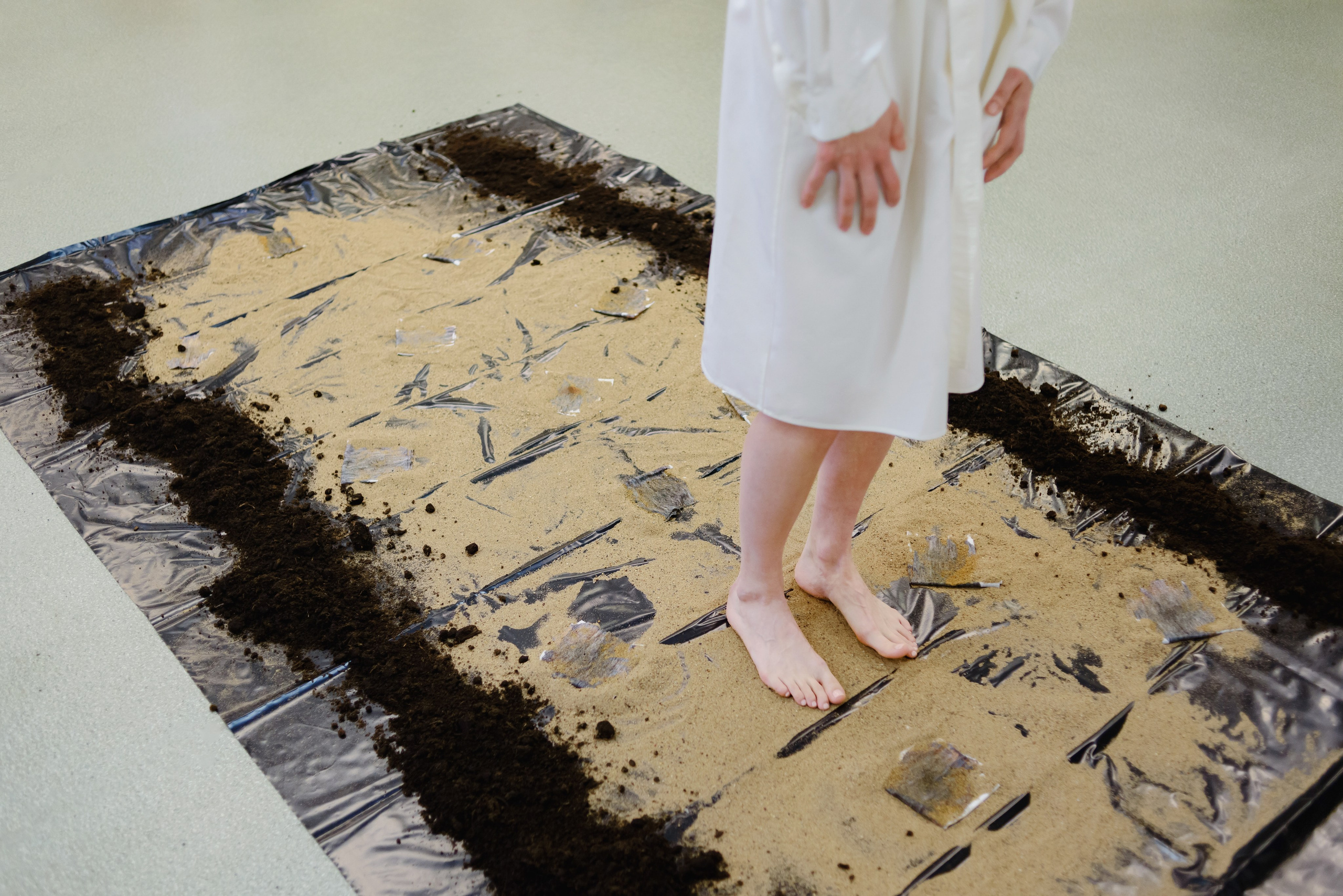 Irreversibility, performance art by Alya Segova. Alya Segova