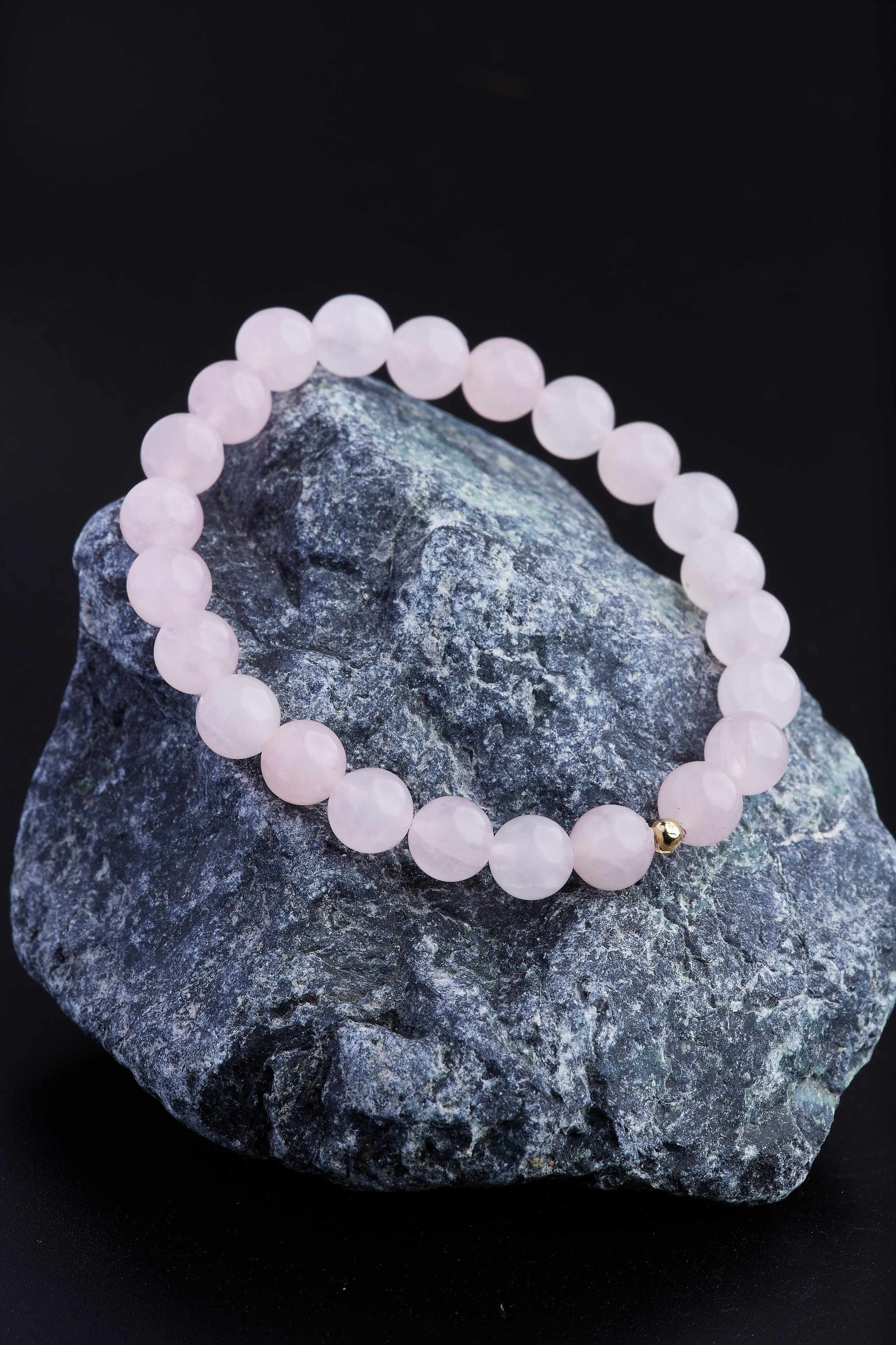 Фотосъёмка для маркетплейсов. Каталожная съёмка. Одежда. Украшения. Выпускные альбомы в Томске. Фотограф Сергей Стёпин