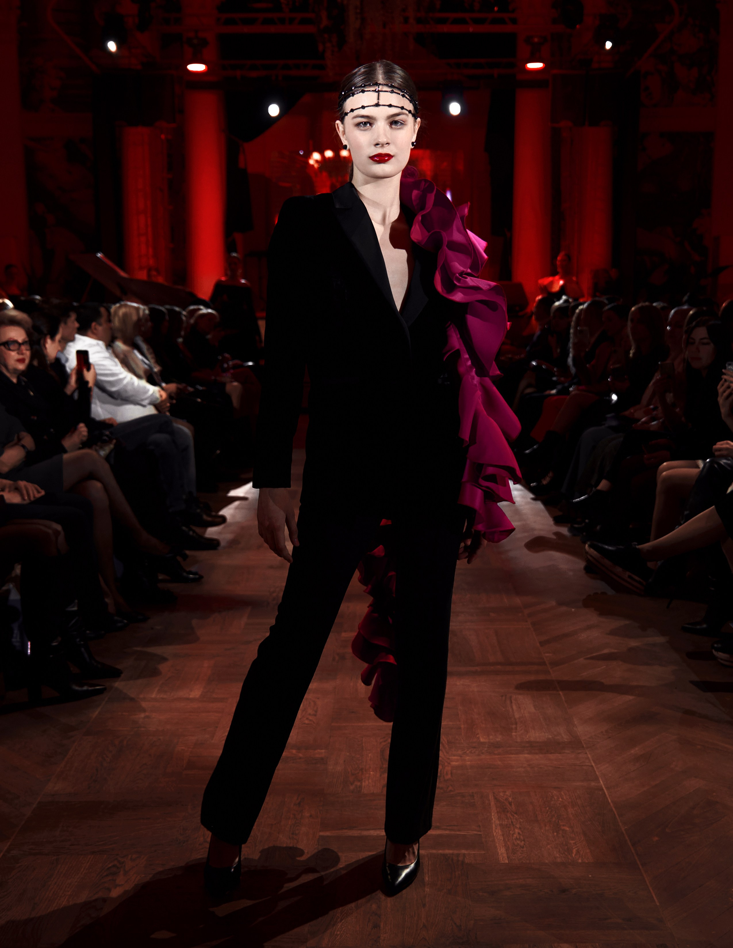 Beauty in details. Horizont ZIN | Bold fashion | Innovative art