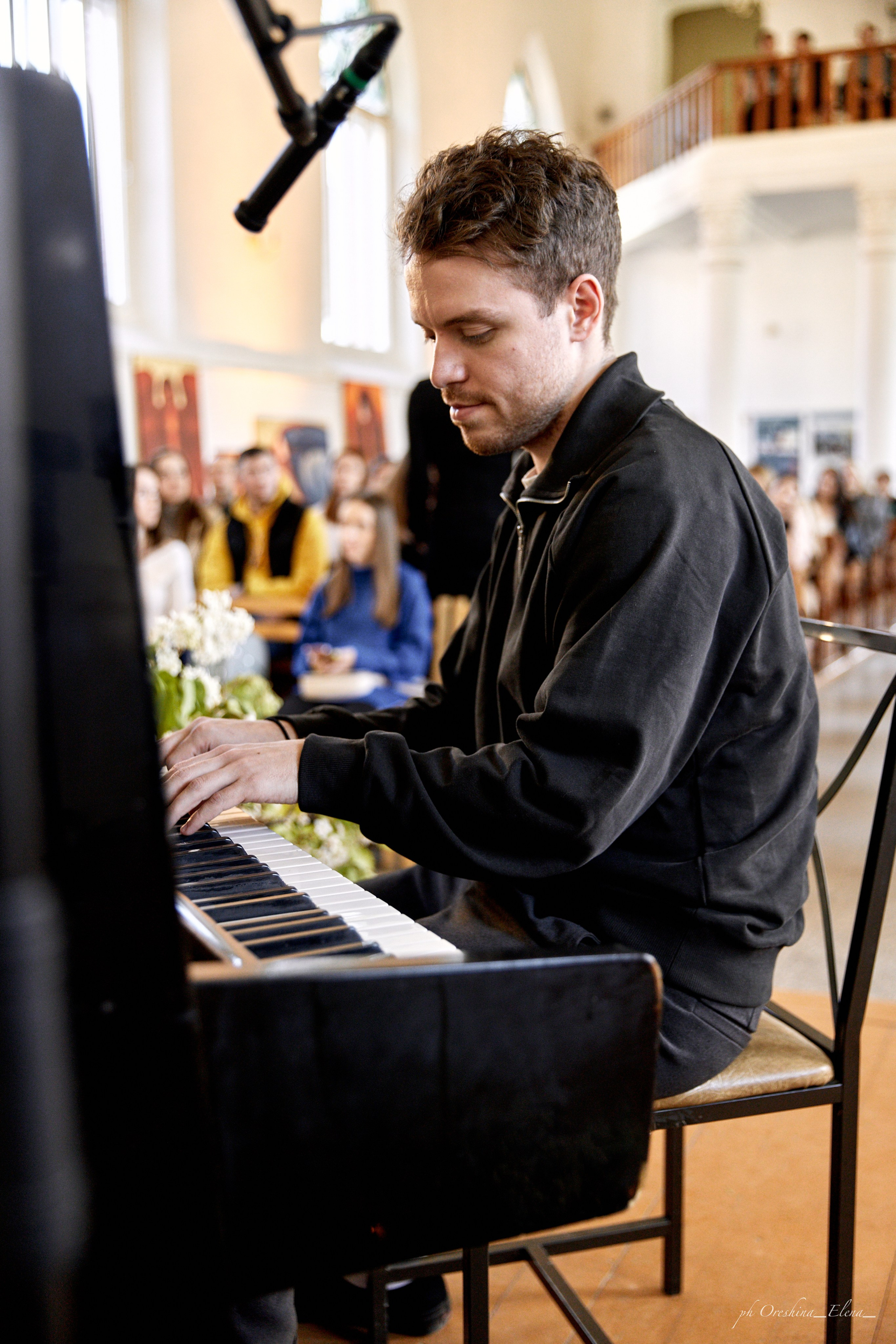 Концерт Дениса Стельмаха. Ульяновск, Евангелическо-Лютеранская церковь Св.Марии. Свадебный и семейный фотограф в Ульяновске Орешина Елена