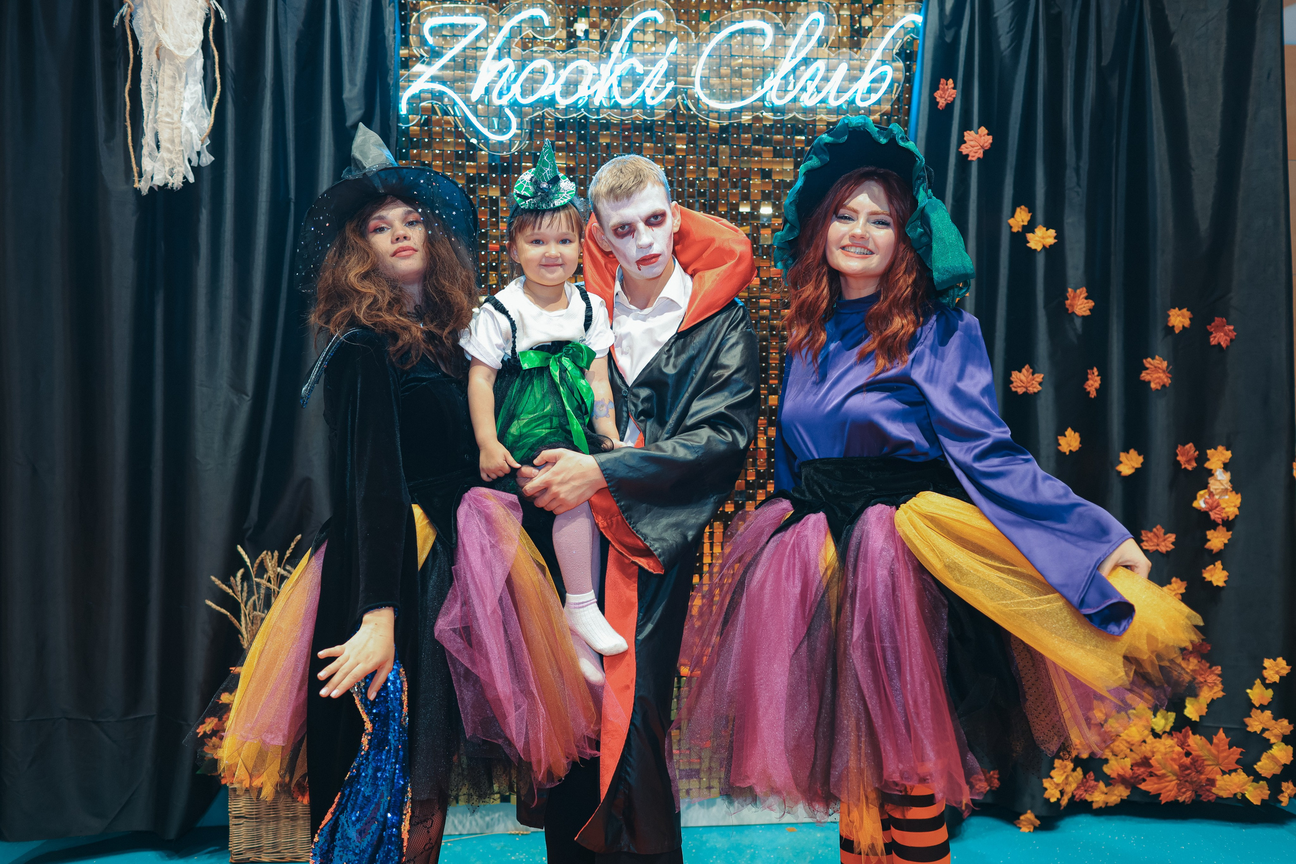 02.11 Halloween в Zhooki Park. Команда специалистов в мире фотографии и видео. Детский фотограф, семейный фотограф