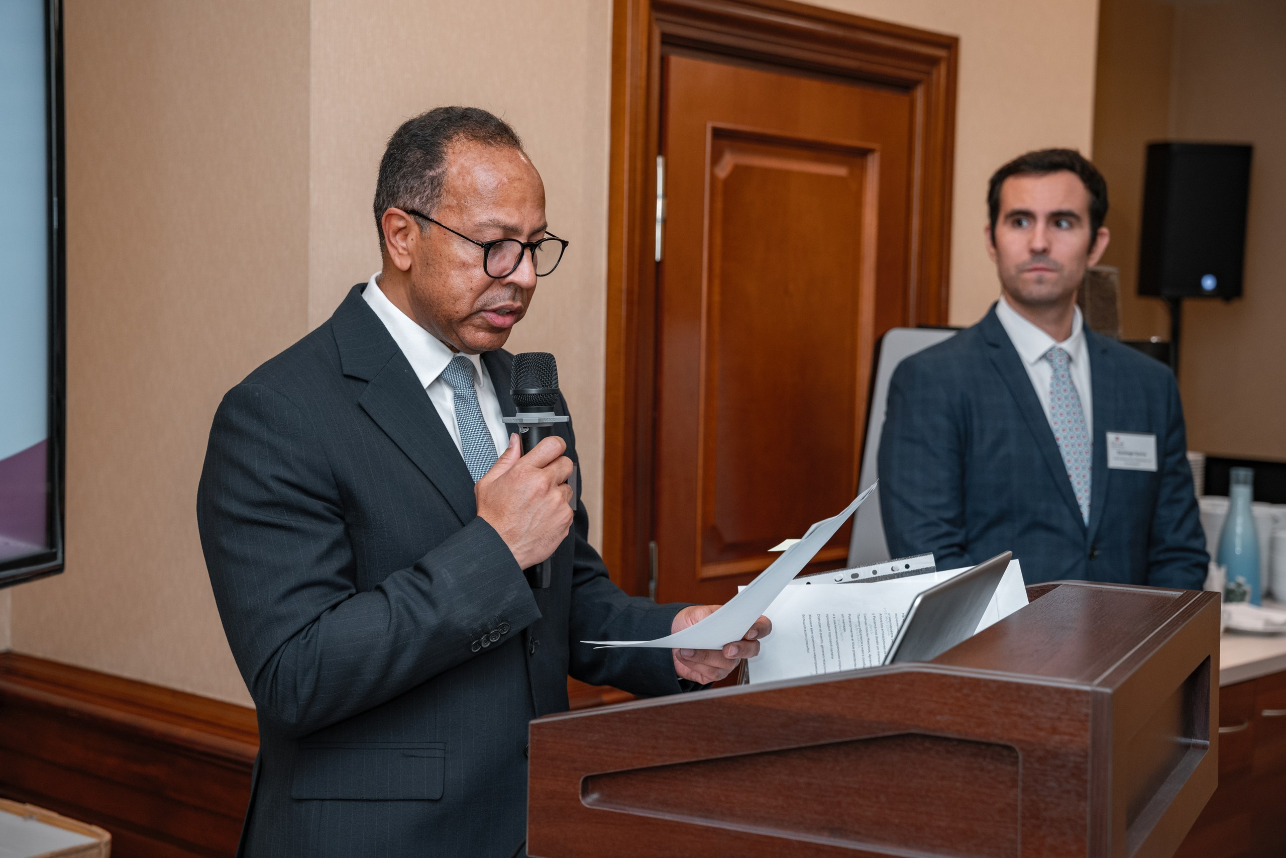 Услуги фотографа на конференции. Репортажный фотограф в Москве Измалков Артем