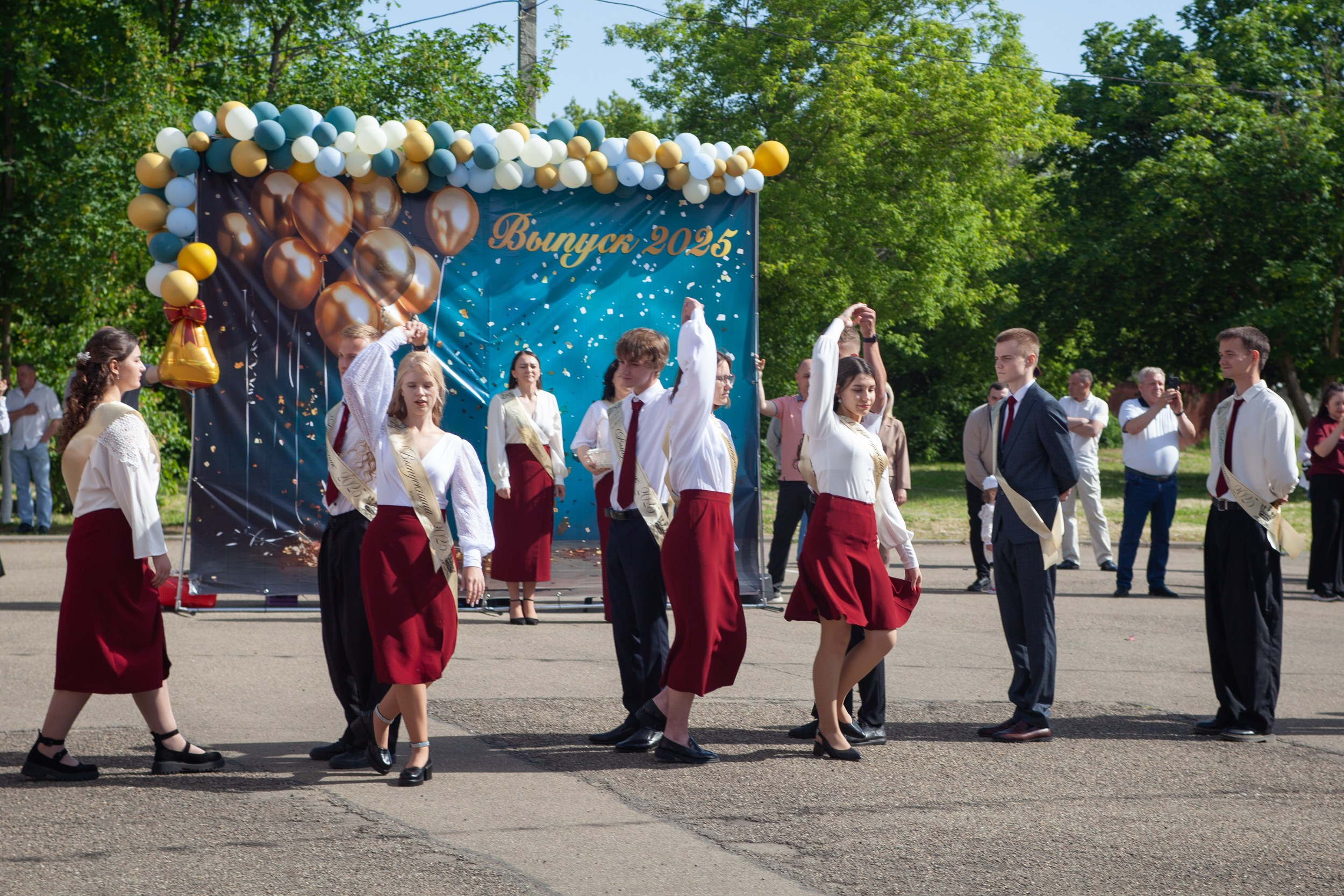 Последний звонок в Десяточке