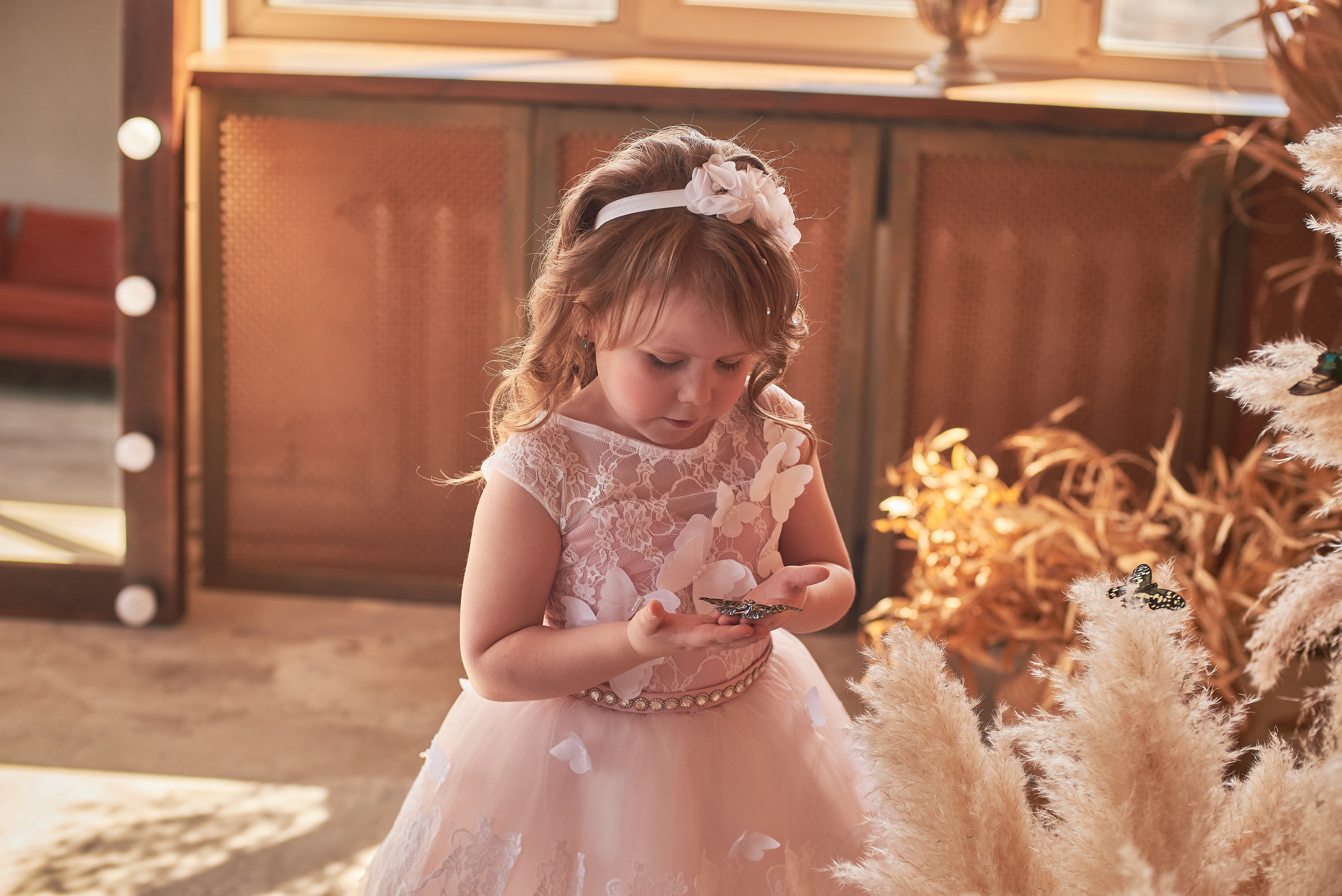 Фотопроет для детей с живыми бабочками в Красноярске. Фотограф в Красноярске Шепелева Мария