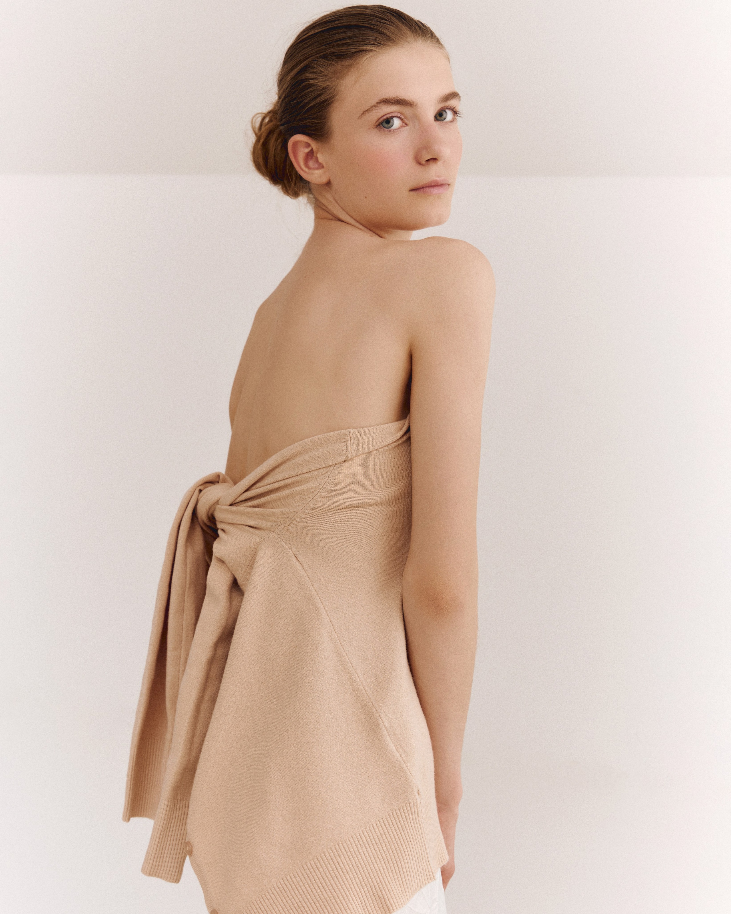 Fashion and model test photographer based in Dubai and Abu-Dhabi