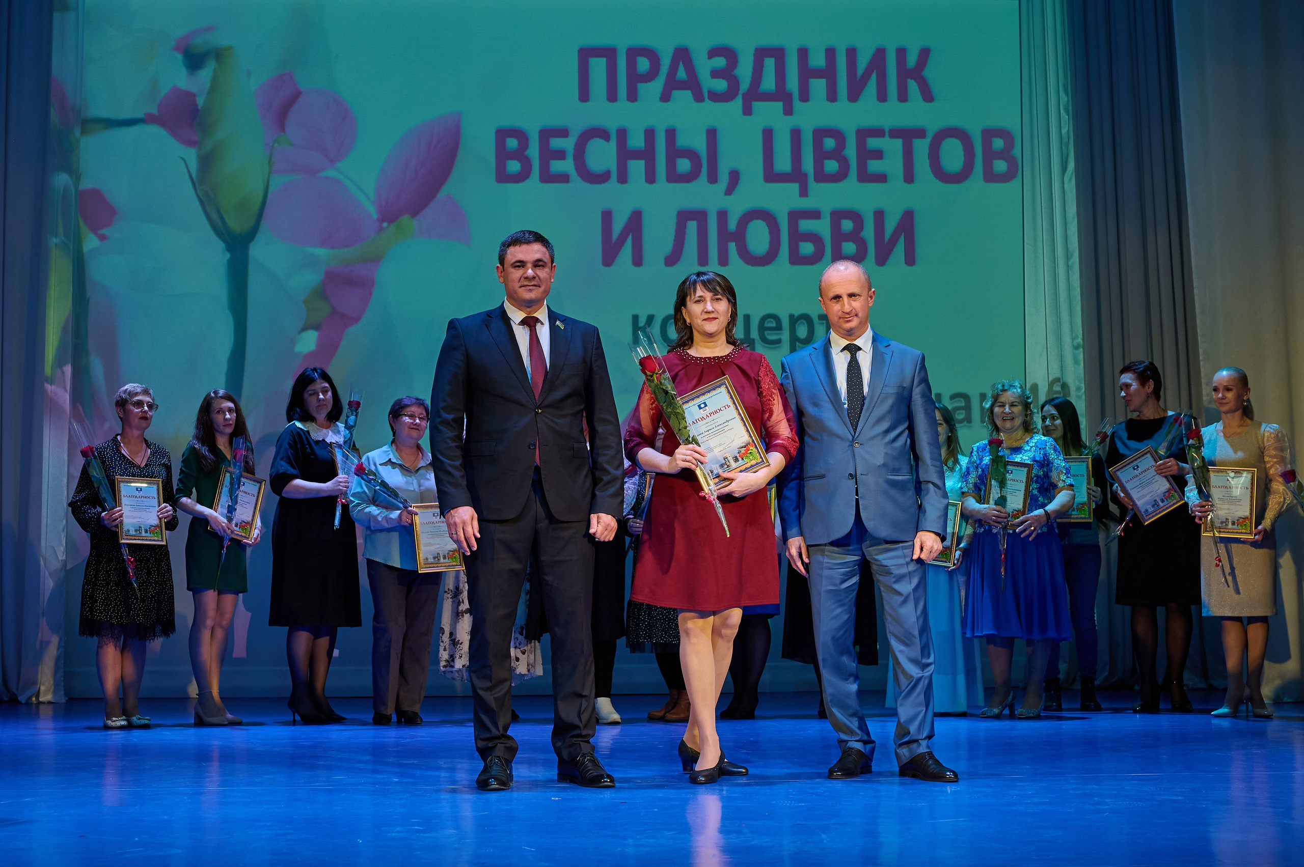 8 марта Марьина роща. Жизнь курорта Кабардинка в фотографиях