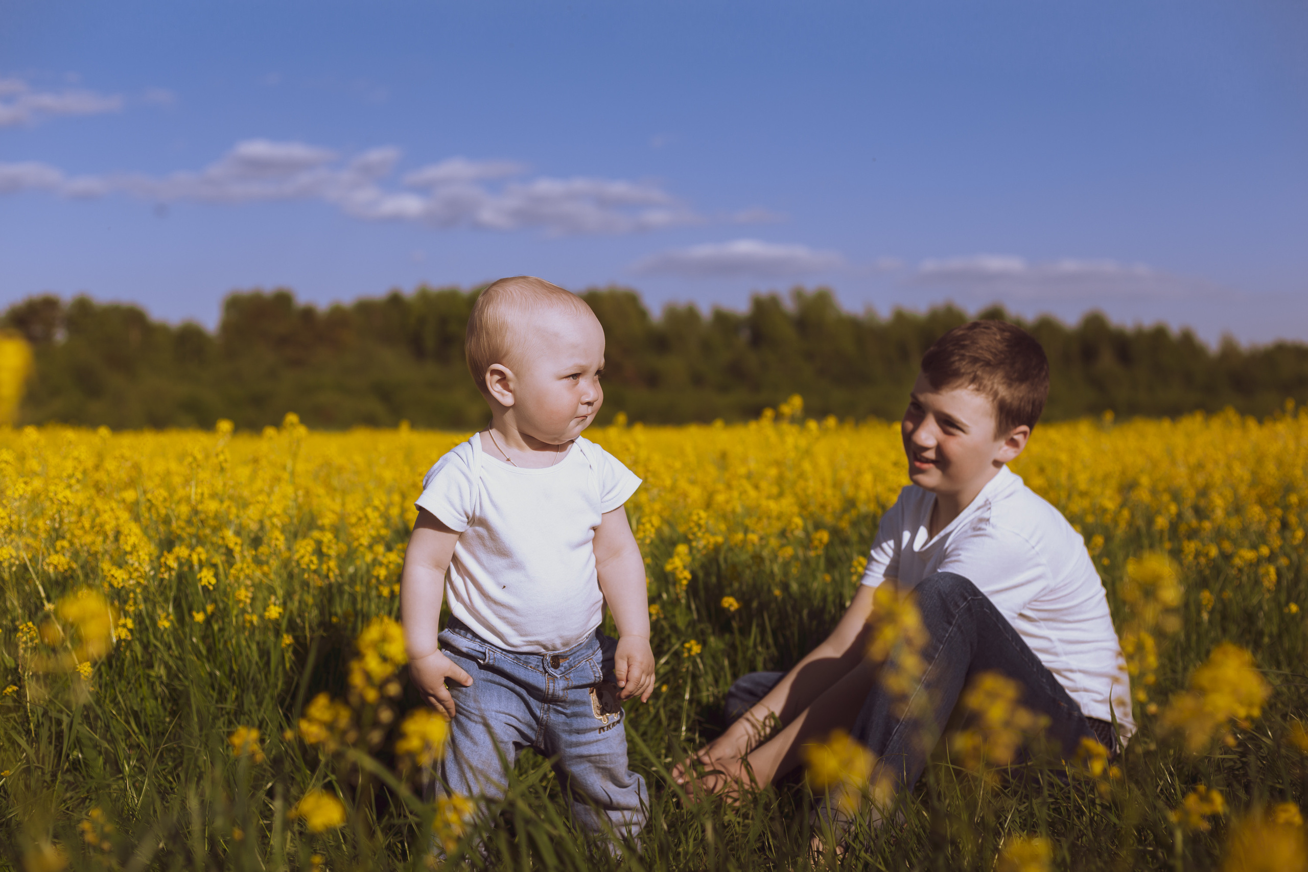 Фотосессия с детьми в цветущих полях | Елена, Приозерск. Женский, семейный и контент фотограф Ирина Ульянова в Санкт-Петербурге