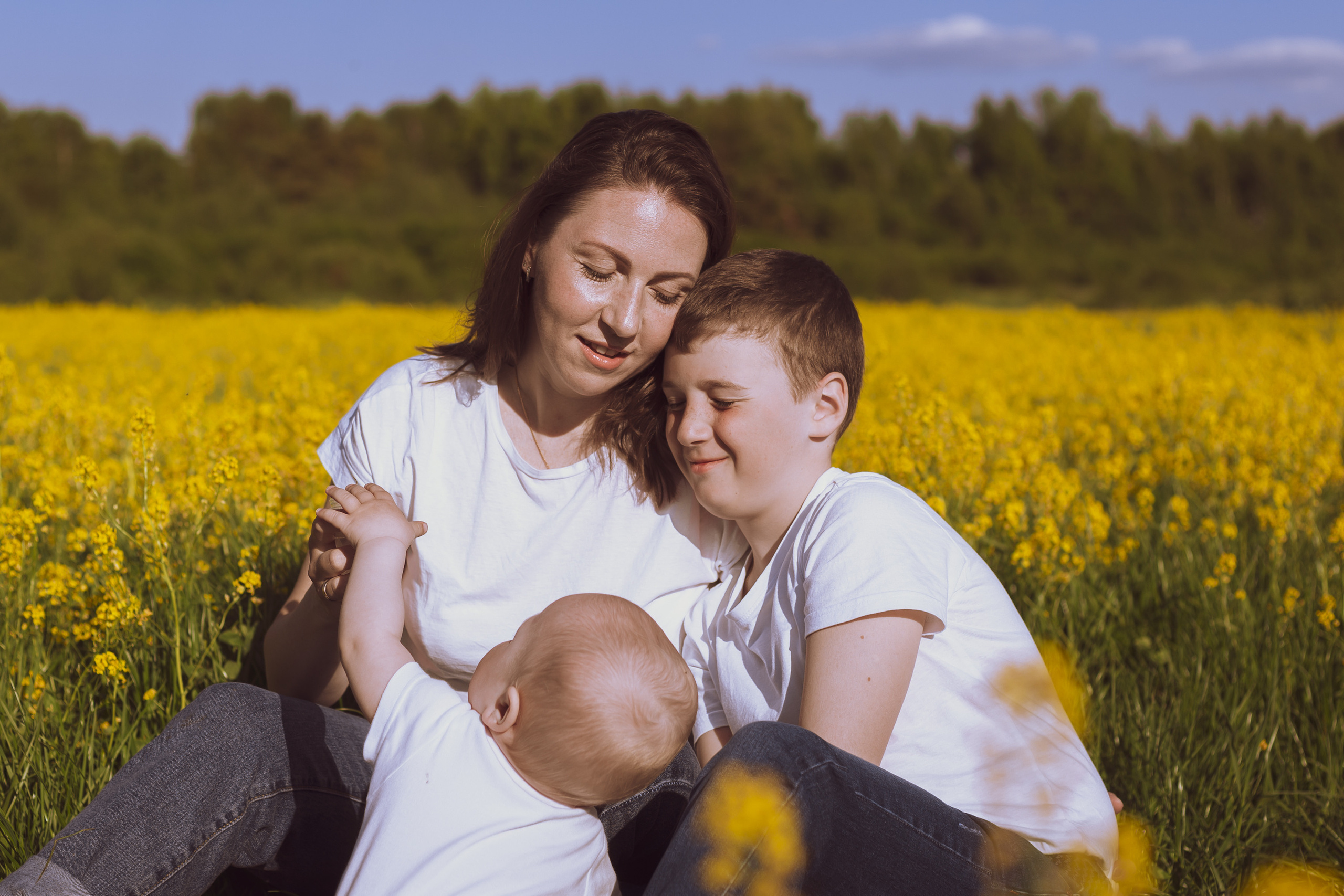 Фотосессия с детьми в цветущих полях | Елена, Приозерск. Женский, семейный и контент фотограф Ирина Ульянова в Санкт-Петербурге