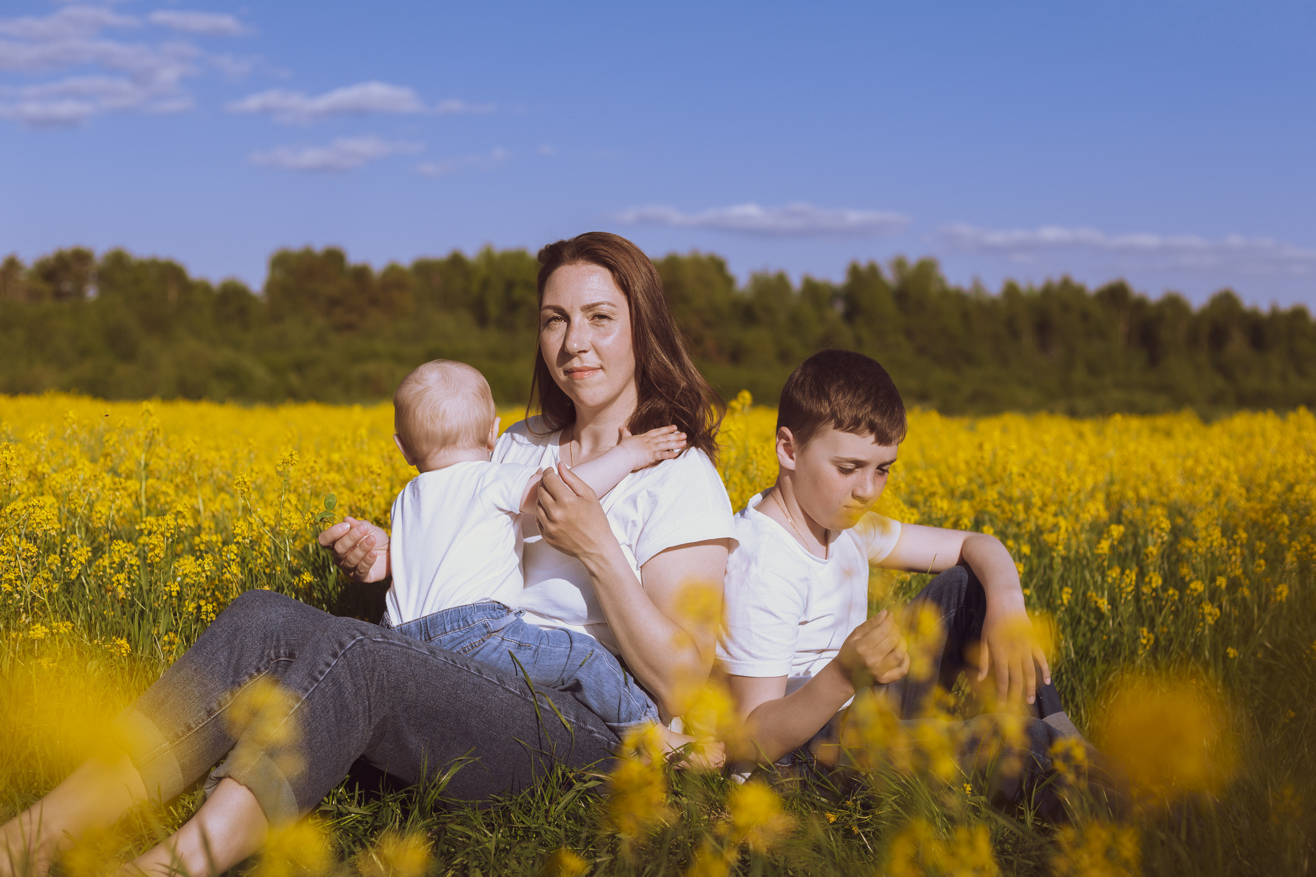 Фотосессия с детьми в цветущих полях | Елена, Приозерск. Женский, семейный и контент фотограф Ирина Ульянова в Санкт-Петербурге