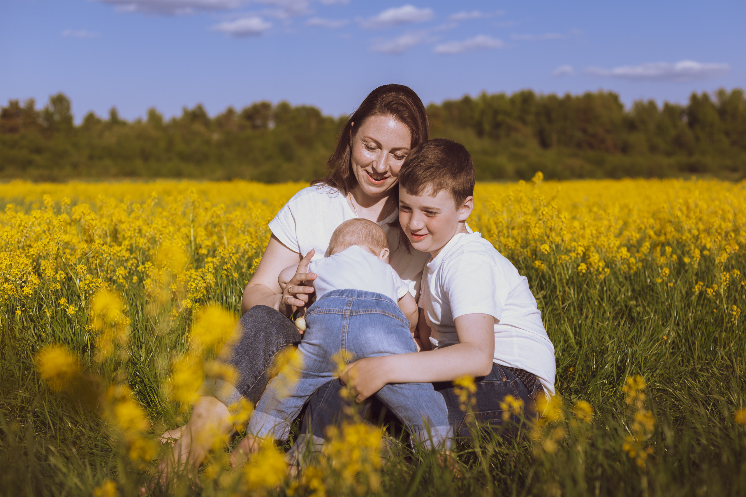 Фотосессия с детьми в цветущих полях | Елена, Приозерск. Женский, семейный и контент фотограф Ирина Ульянова в Санкт-Петербурге
