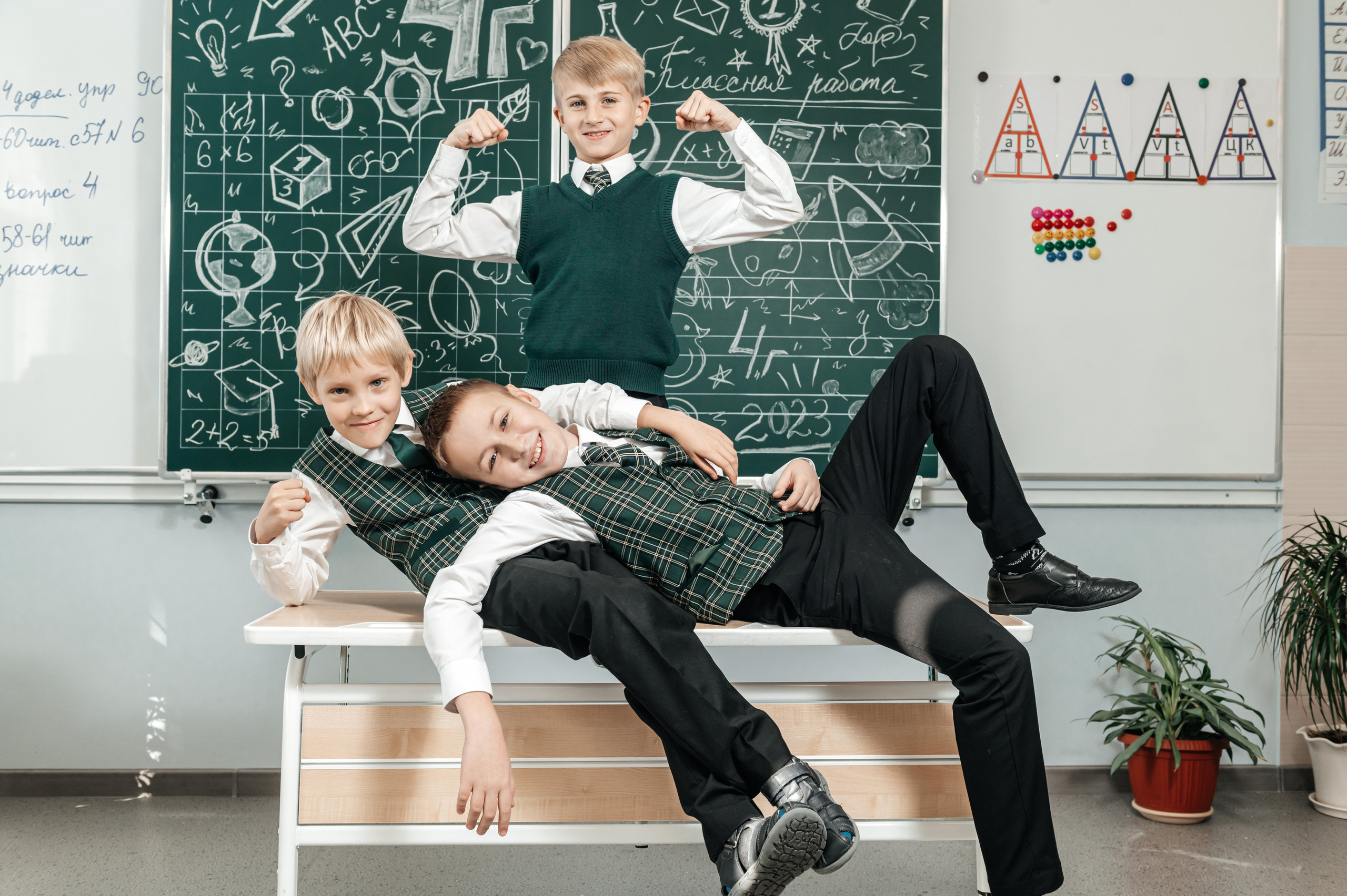 Начальные классы. Современные выпускные альбомы в Новосибирске