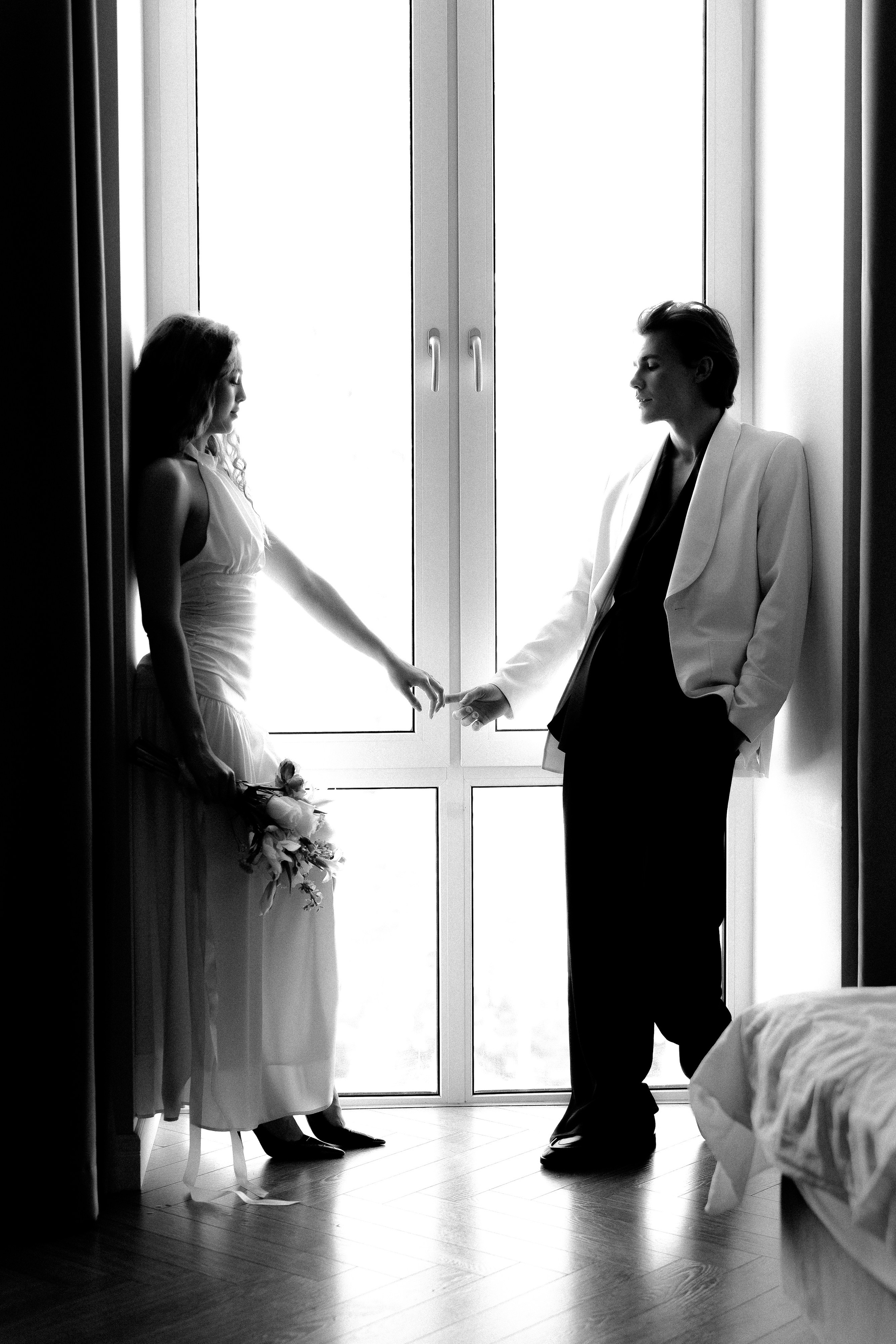 Свадебное утро в отеле Grand Memories и прогулка на катере по Неве. Свадебный фотограф Дмитрий Родионов — Санкт-Петербург и Ленинградская область