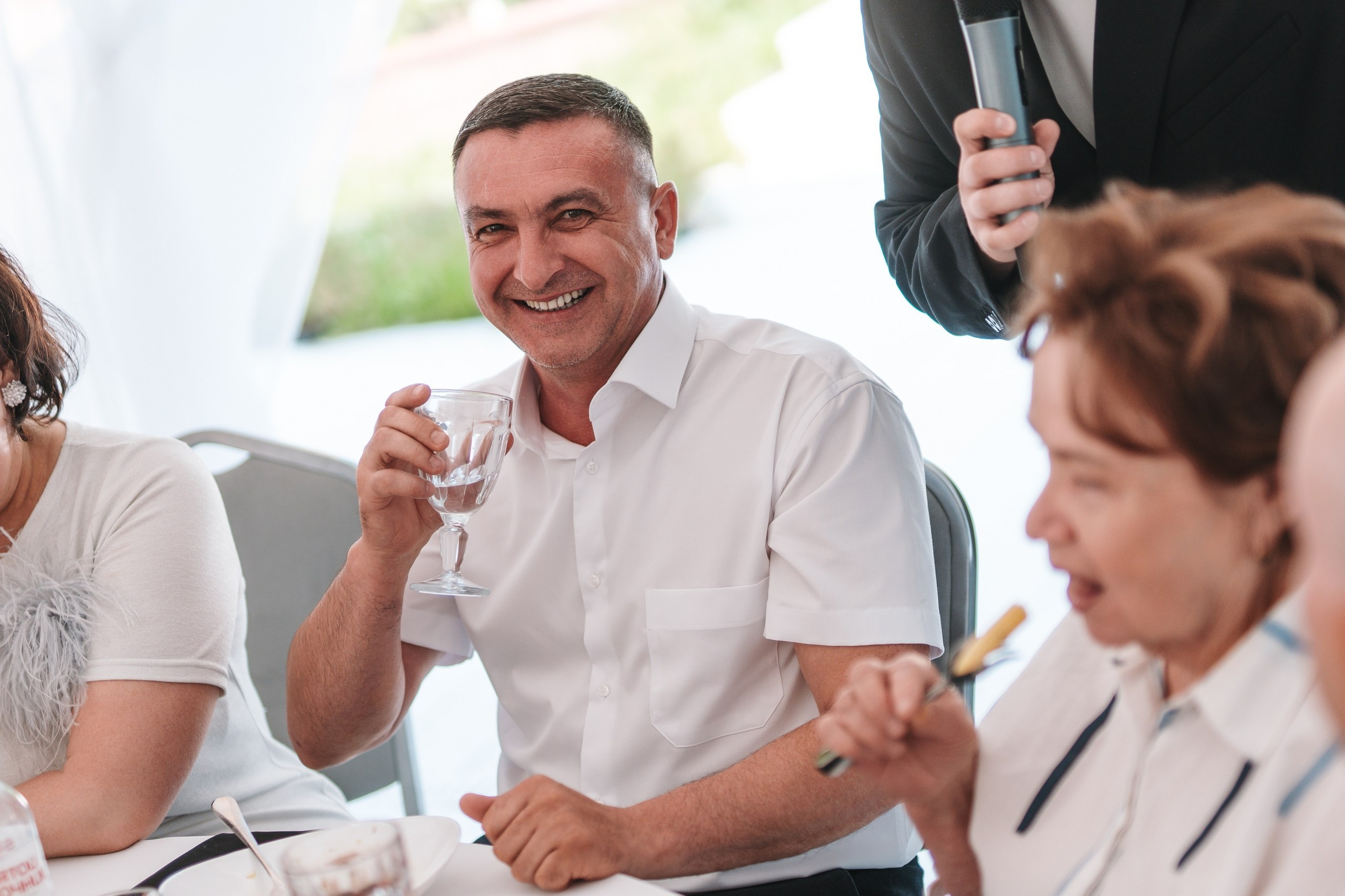Свадьба 7 июня 2026 года — фотосессия, ЗАГС и банкет в шатре «Под облаками» в Нагаево с ведущим Артуром Ильясовым