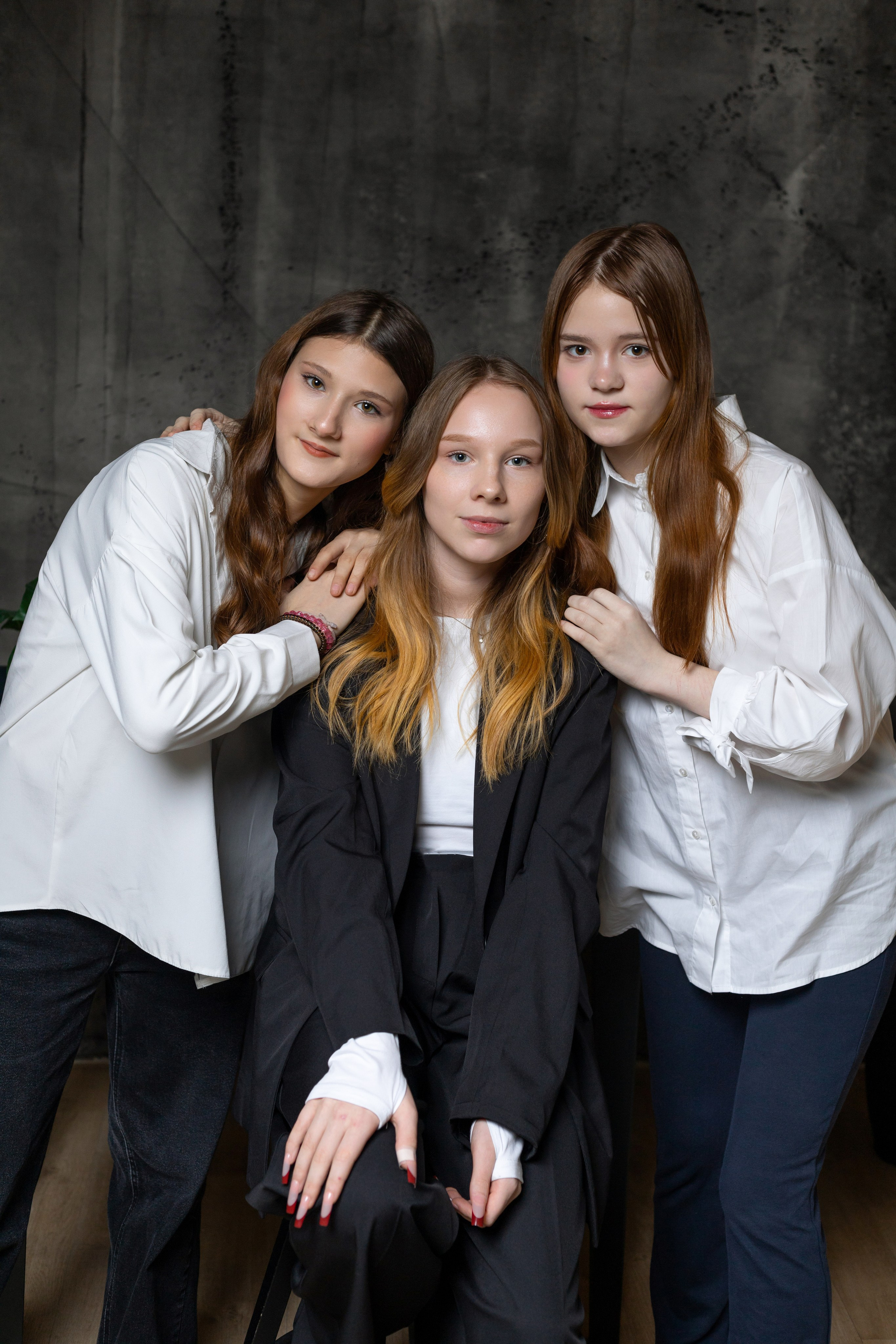 Выпускной альбом 9 и 11 класс «Гранж». Выпускные альбомы в Тюмени для школ, садов, вузов спортивных секций