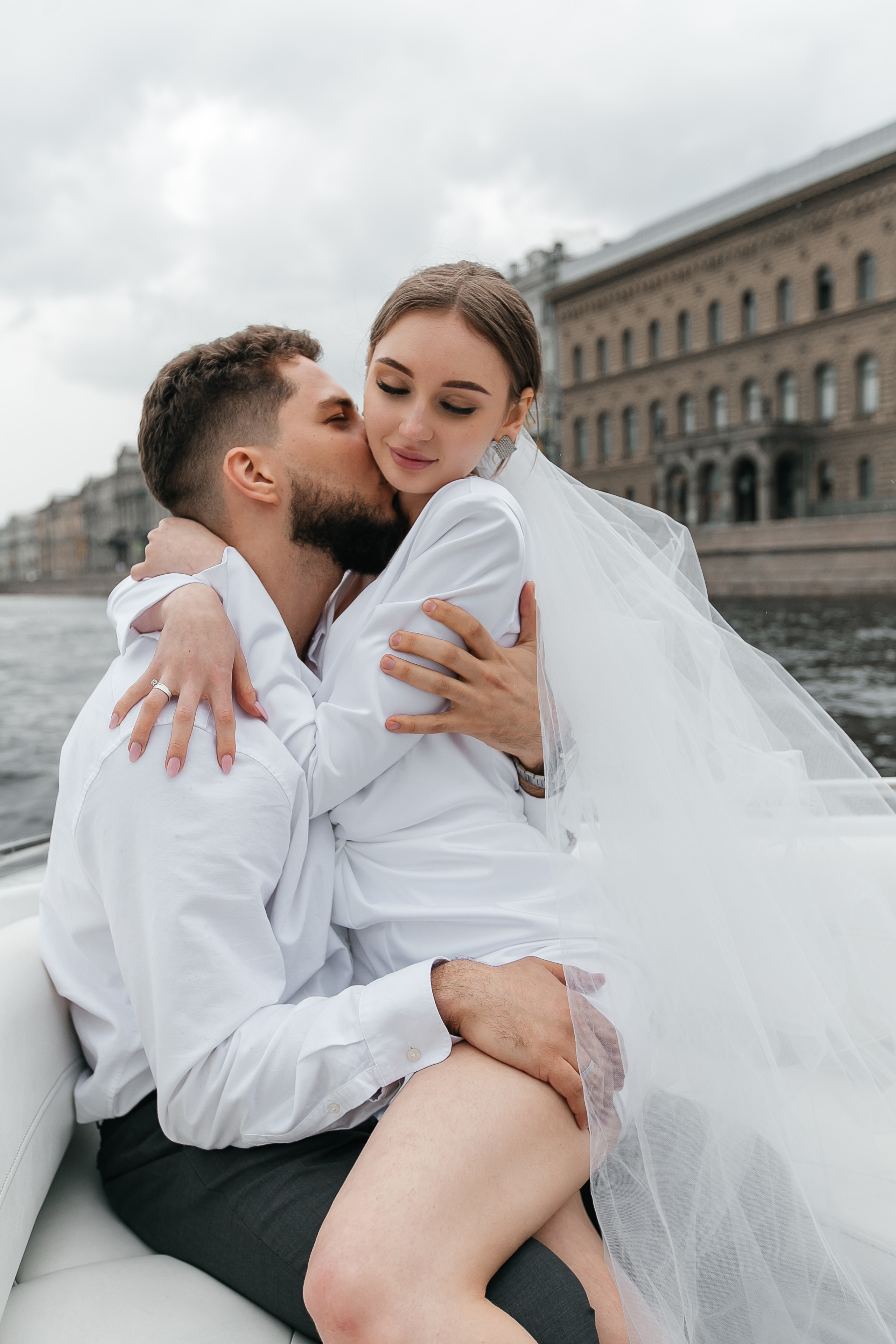 Портретные фотографии молодожёны свадебная фотосессия сборы невесты