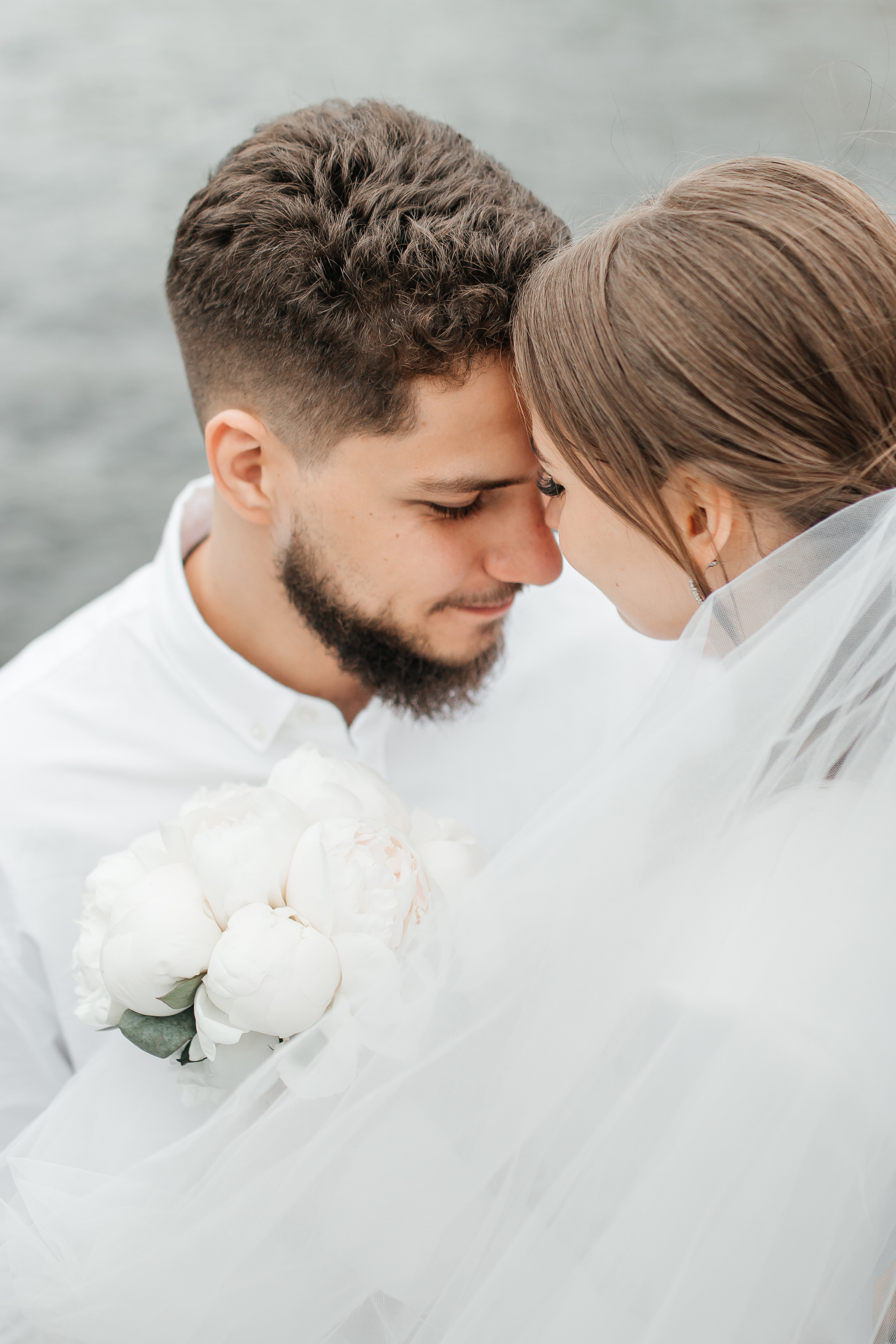 Портретные фотографии молодожёны свадебная фотосессия сборы невесты