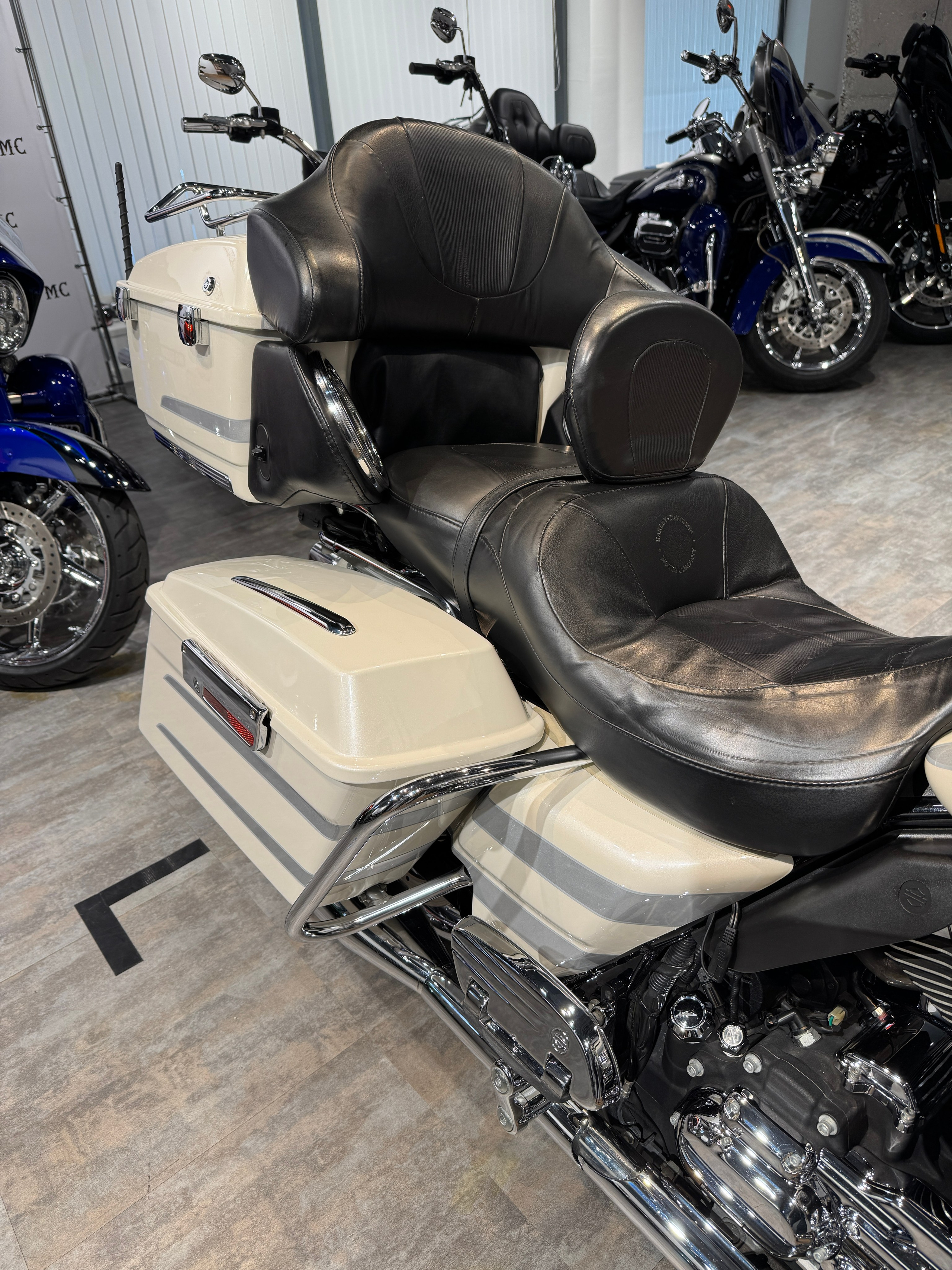 Harley Davidson CVO Electra Glide (White Frost) (Touring) — купить мотоцикл. Hello Davidson, Москва. Только хорошие мотоциклы…