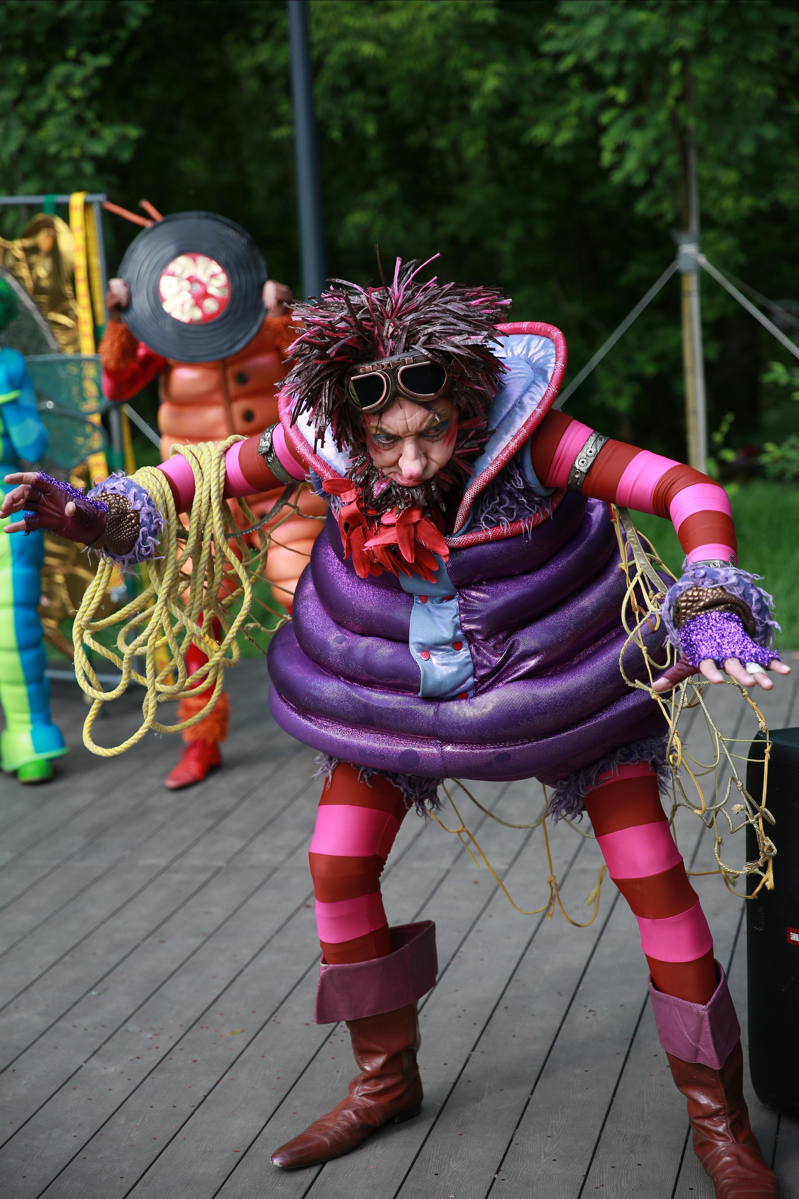 Фабрика радости от «Яркие люди». ZAGLADIN Bureau