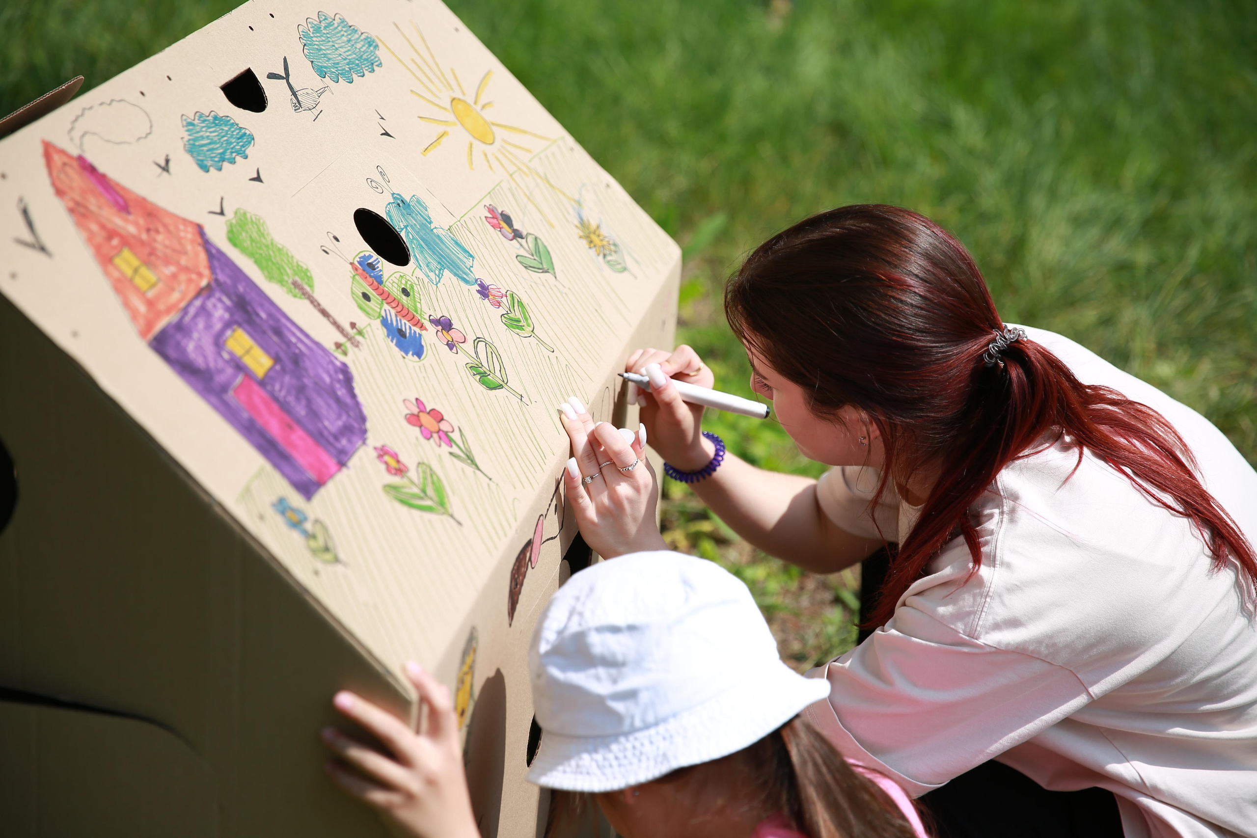 Фабрика радости от «Яркие люди». ZAGLADIN Bureau