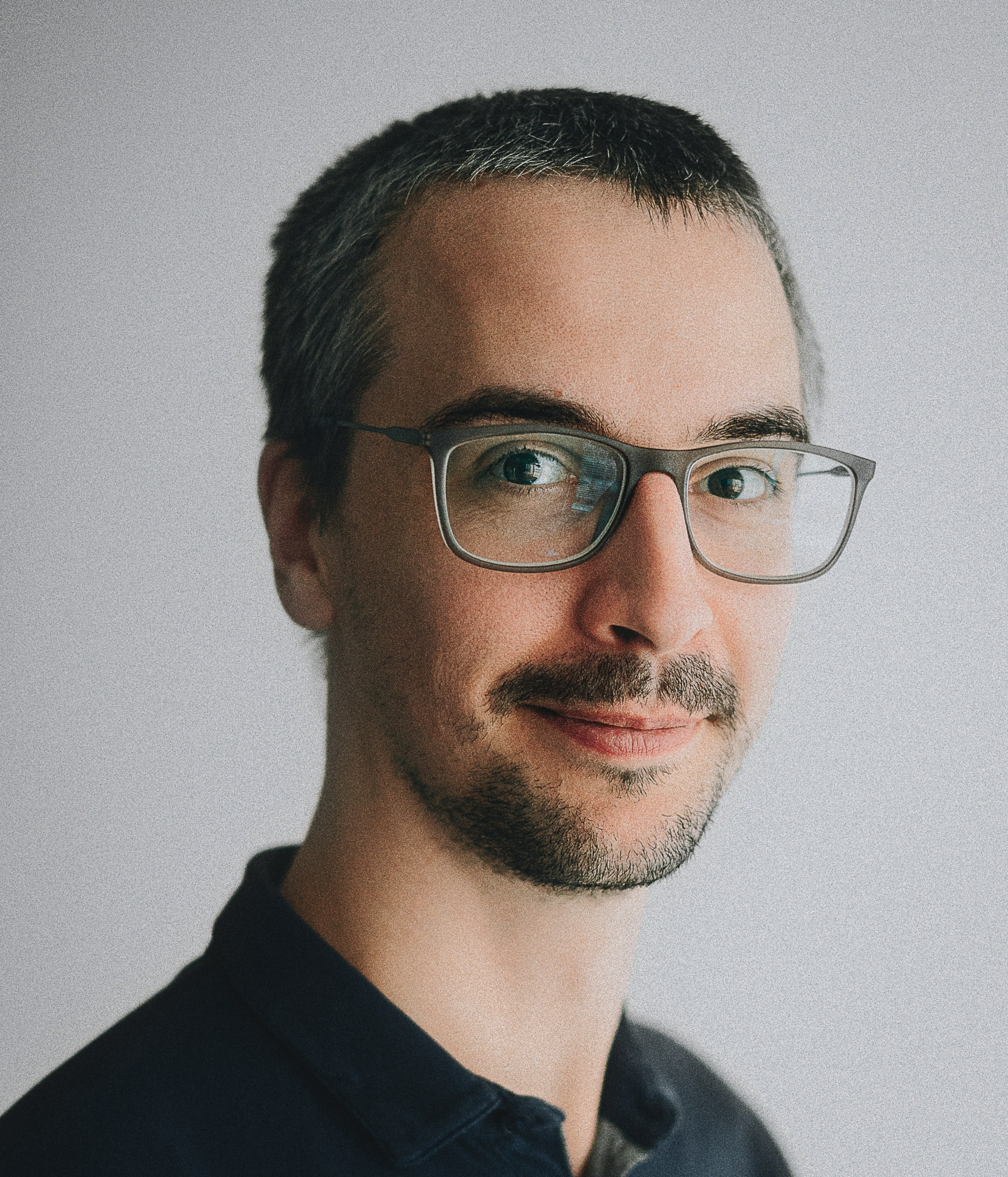 People. Oleg Kozachok — Photographer with Protanopia | Portraits, Texture & Light