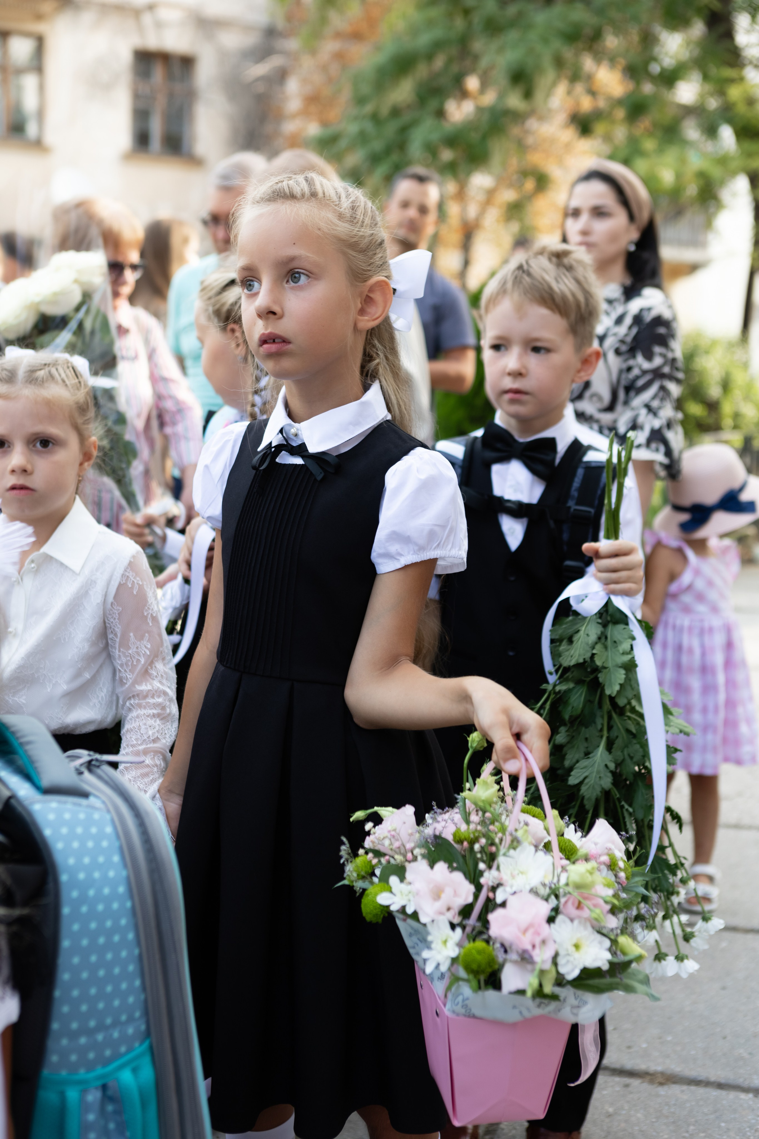 Первый раз — в первый класс. Фотосессия первоклассников 1 сентября. Свадебный фотограф, фотосъемка в Крыму, Севастополе, Симферополе, Ялте