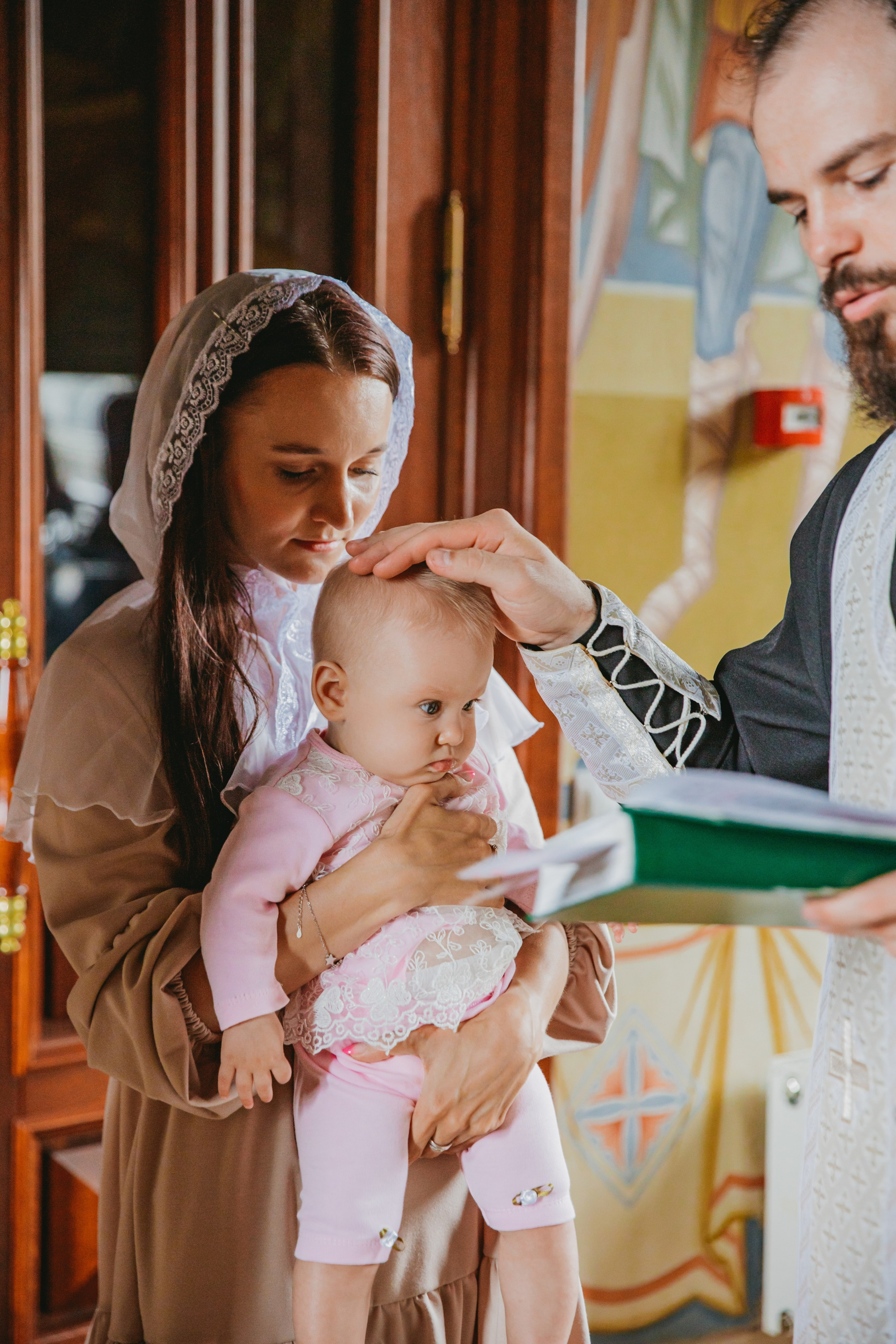 Фотограф крещение. Фотокниги и выпускные альбомы в Иваново