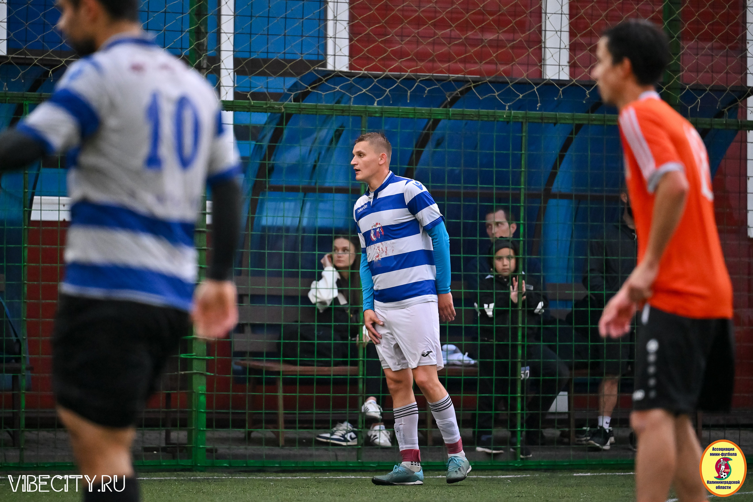 ИГРЫ МИНИ-ФУТБОЛЬНОЙ И КОРПОРАТИВНОЙ ЛИГИ. VIBECITY.RU Вайб Сити Ру Фоторепортажи Фотоотчеты Калининград