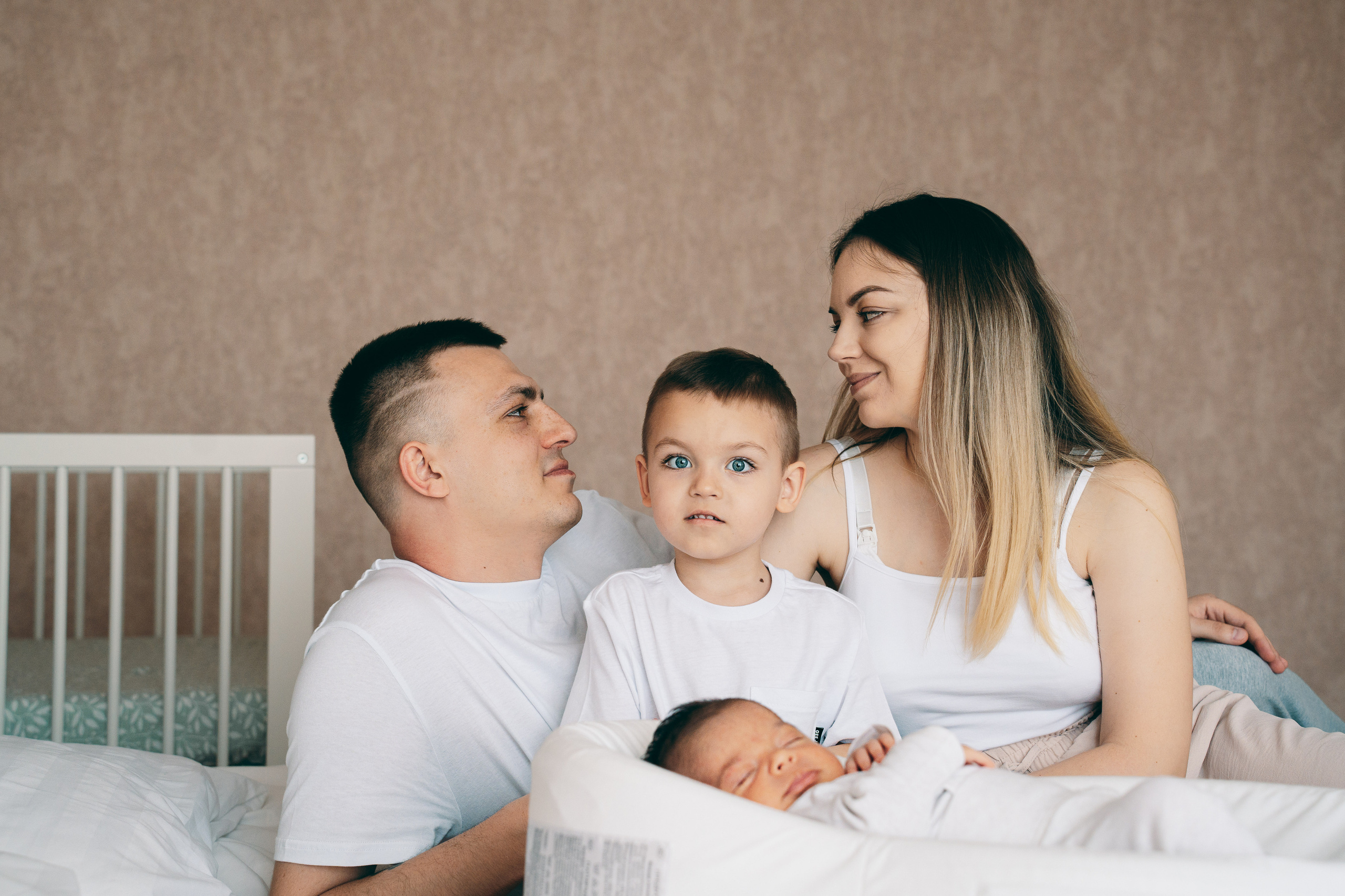 Семейная домашняя фотосессия новорожденного. Фотограф для семей и экспертов в г. Воронеж Ирина Круглова