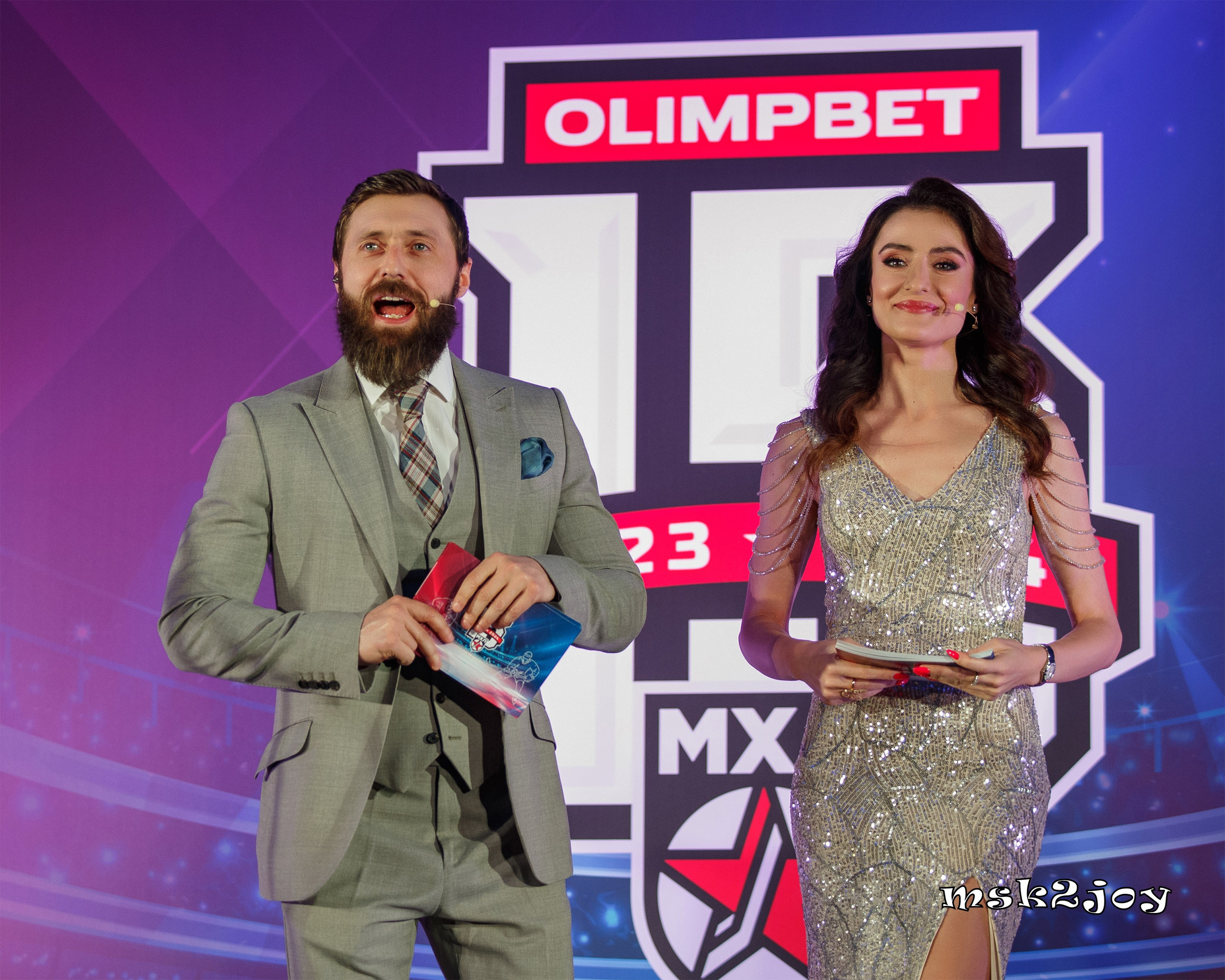 Владимир Гучек и Эмма Гаджиева - Ведущие церемонии закрытия сезона МХЛ 2023-2024