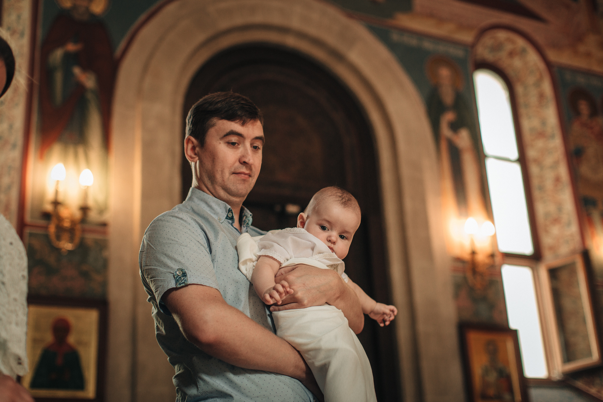 Крещение Ильи в храме преподобного Сергея Радонежского на Рязанке. Детский и семейный фотограф с животными в Москве Гурьева Надежда