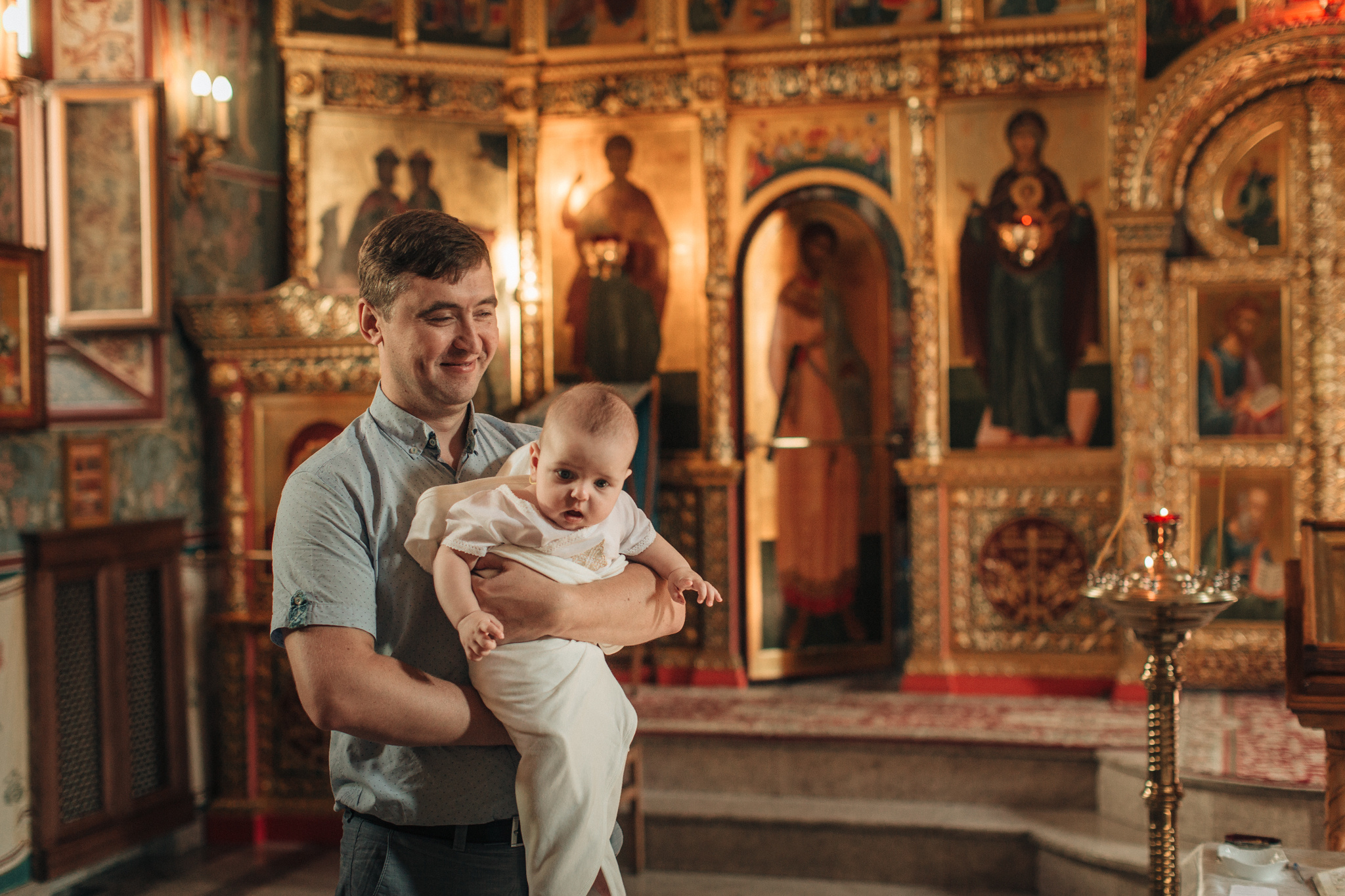 Крещение Ильи в храме преподобного Сергея Радонежского на Рязанке. Детский и семейный фотограф с животными в Москве Гурьева Надежда