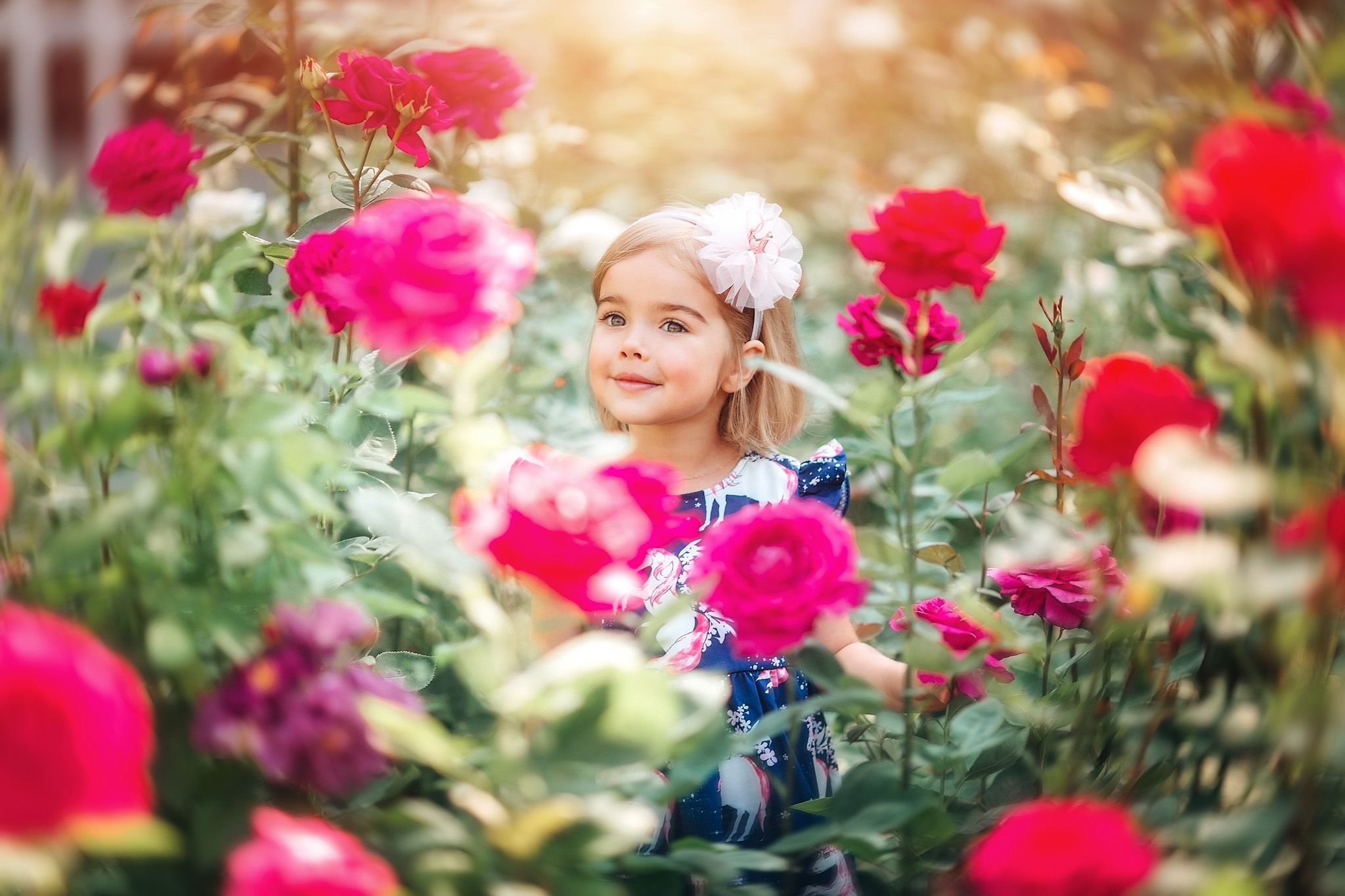 Детская фотосессия в розах. Детский и семейный фотограф с животными в Москве Гурьева Надежда