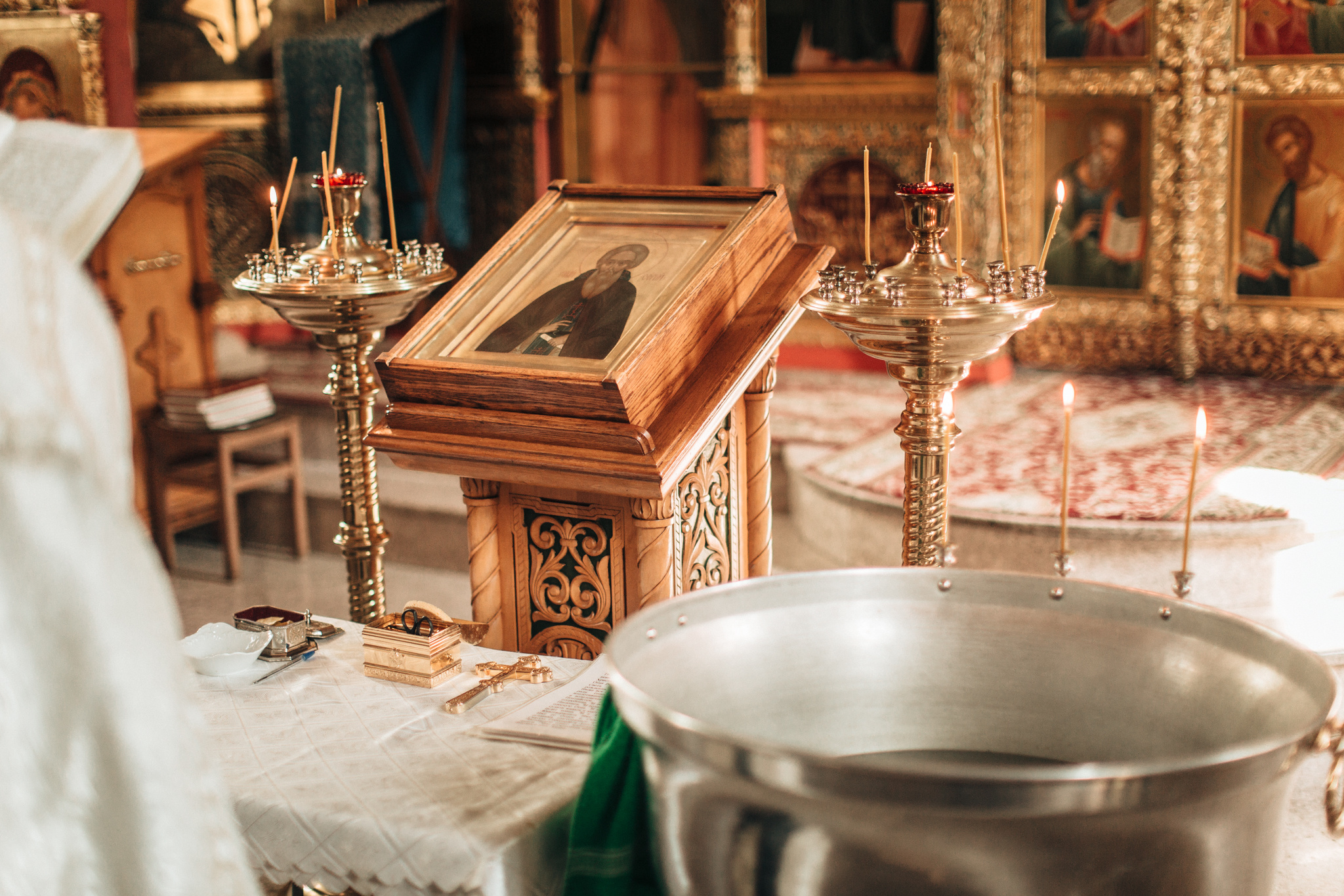 Крещение Ильи в храме преподобного Сергея Радонежского на Рязанке. Детский и семейный фотограф с животными в Москве Гурьева Надежда