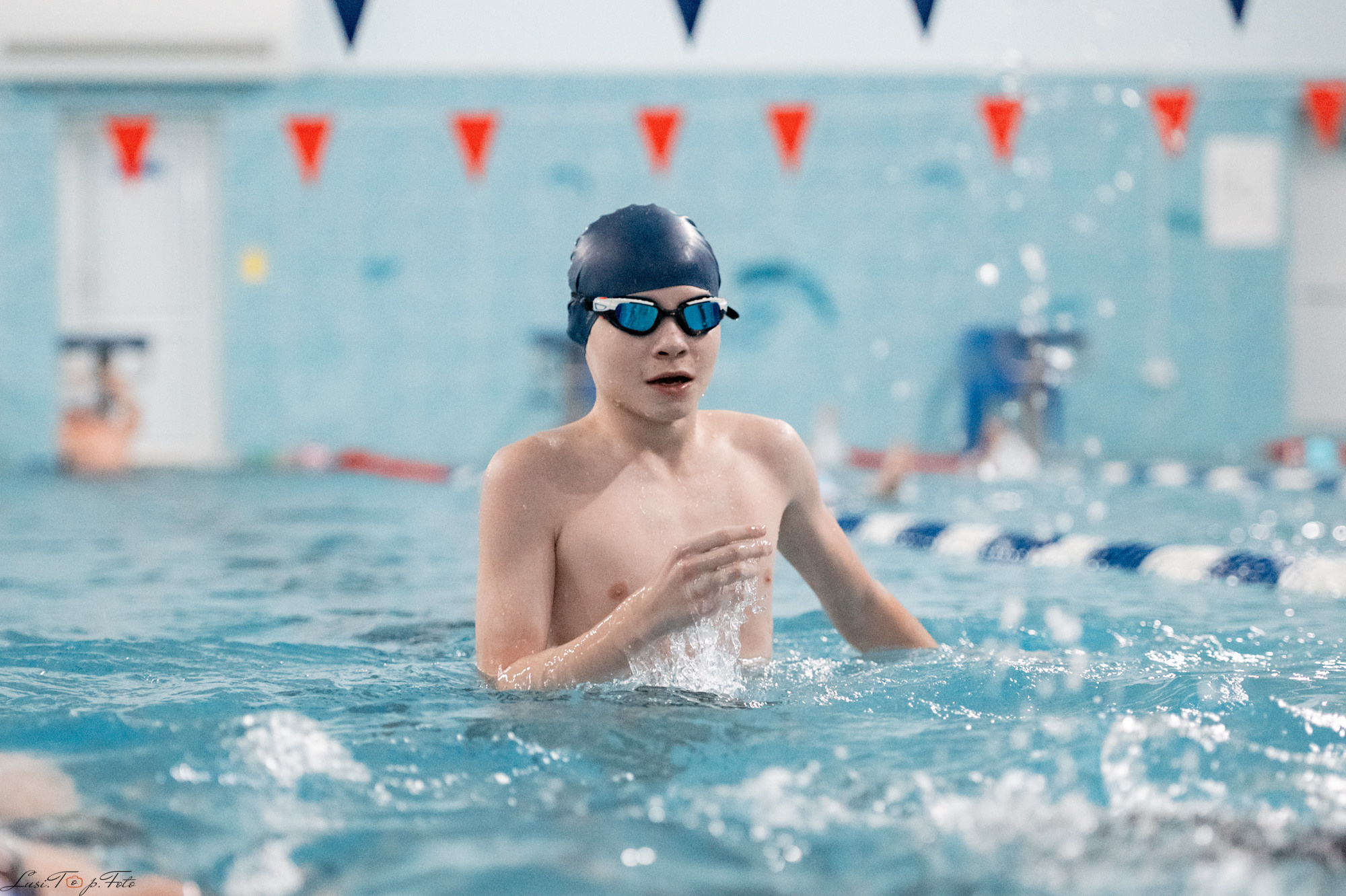 Соревнования по плаванию. Бассейн «Парус». Конный и фотограф с животными в Твери Топталова Люся