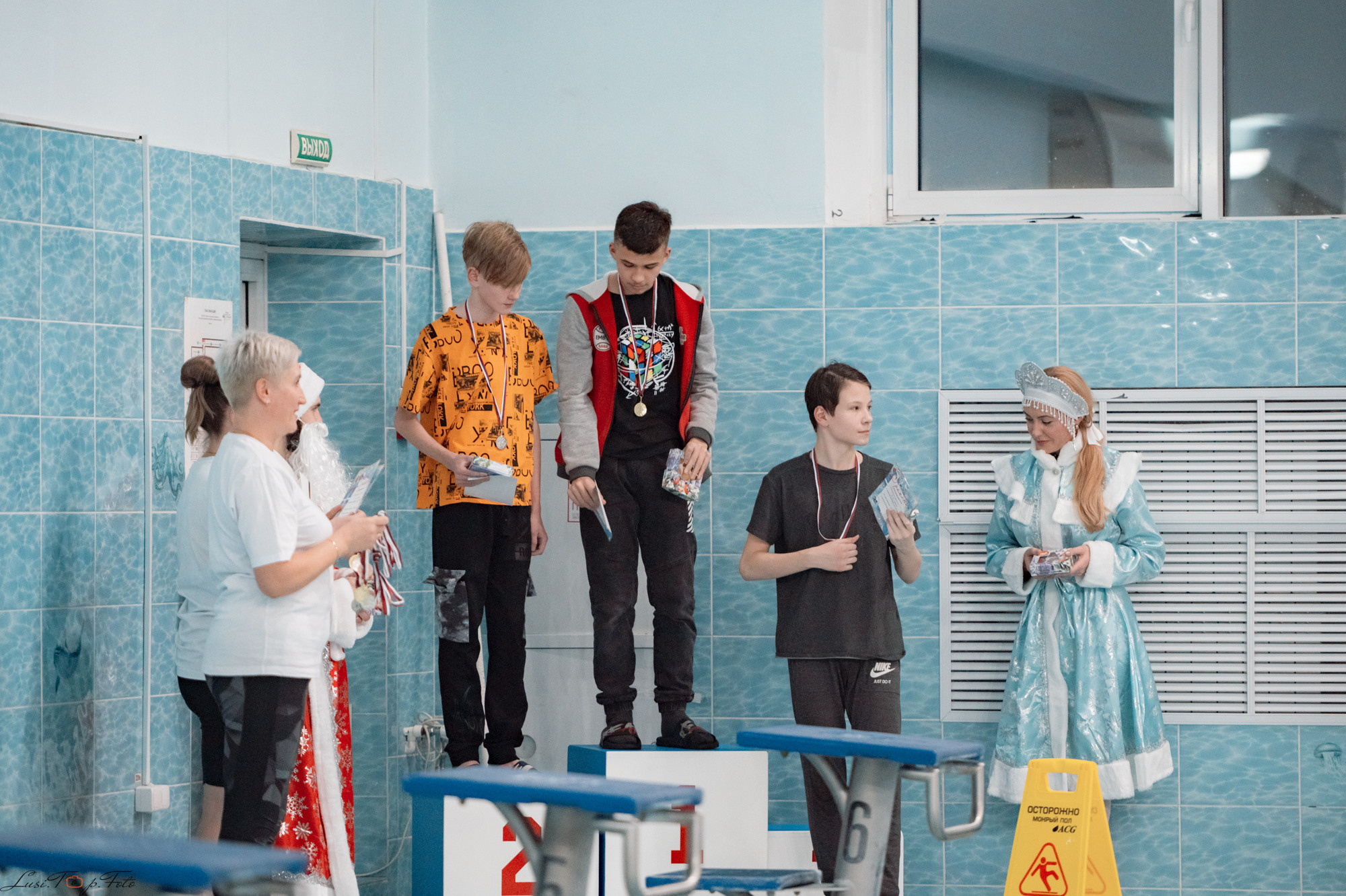 Соревнования по плаванию. Бассейн «Парус». Конный и фотограф с животными в Твери Топталова Люся