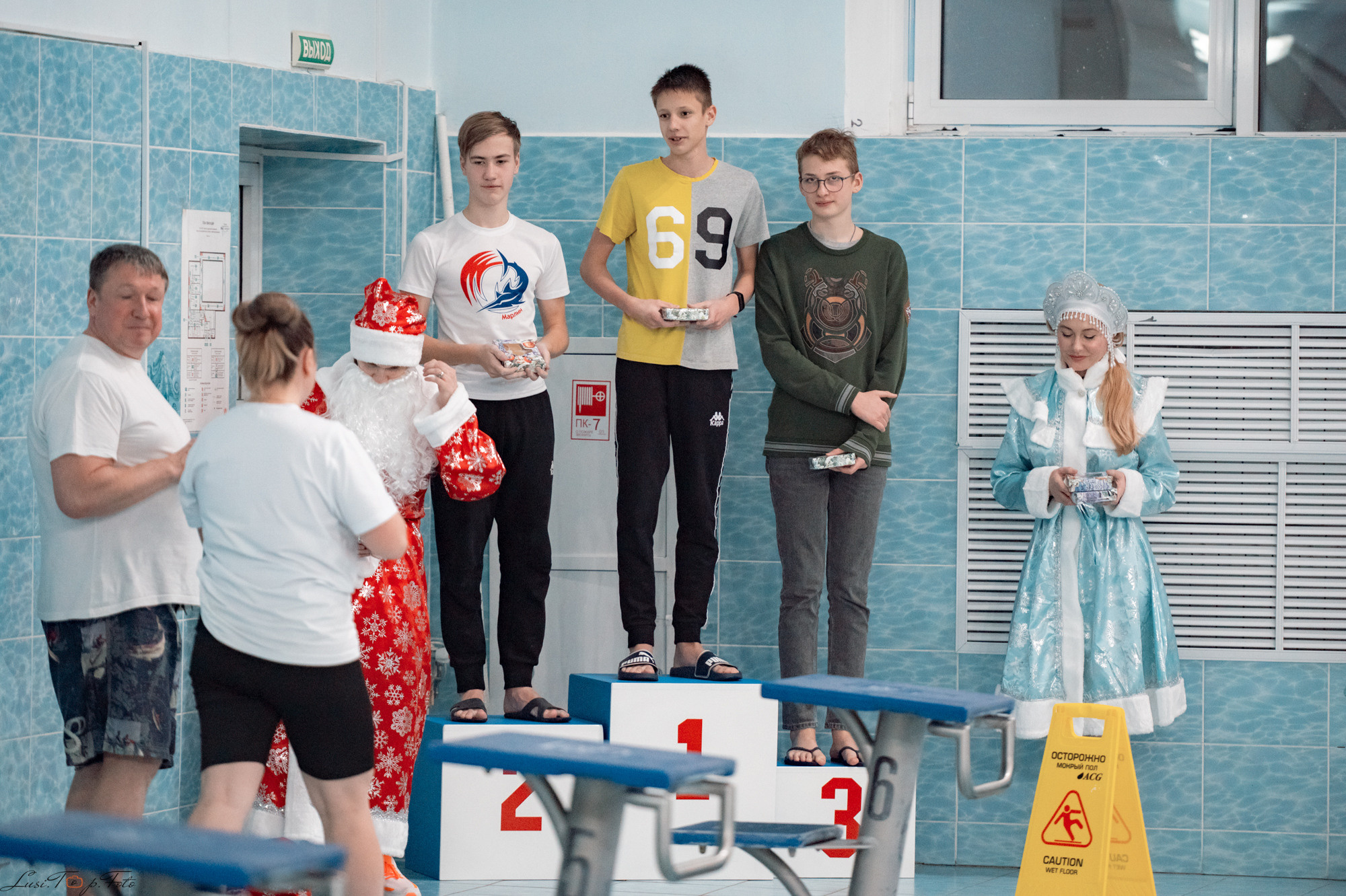 Соревнования по плаванию. Бассейн «Парус». Конный и фотограф с животными в Твери Топталова Люся