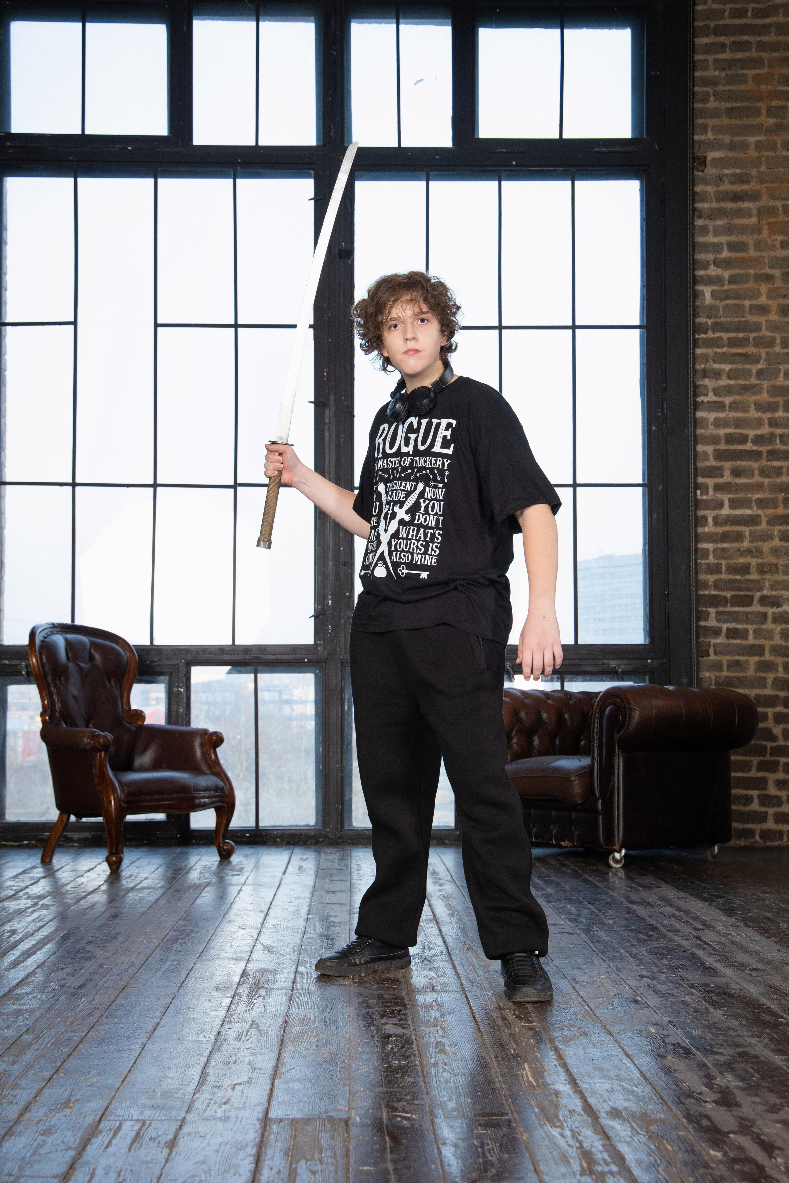 Зал York для школьной фотосессии в студии. Выпускные альбомы в Москве и Подмосковье