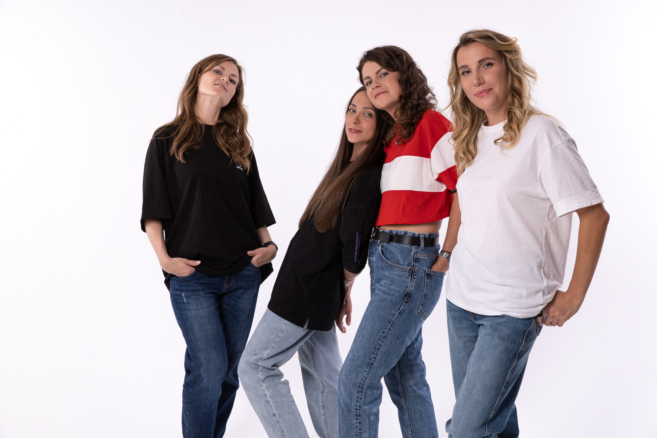 Friends. Фотосессия друзей. ФОТОГРАФ РАДОСТИ Фотосессия в студии СПб. Портретный фотограф — Юрий Торлопов