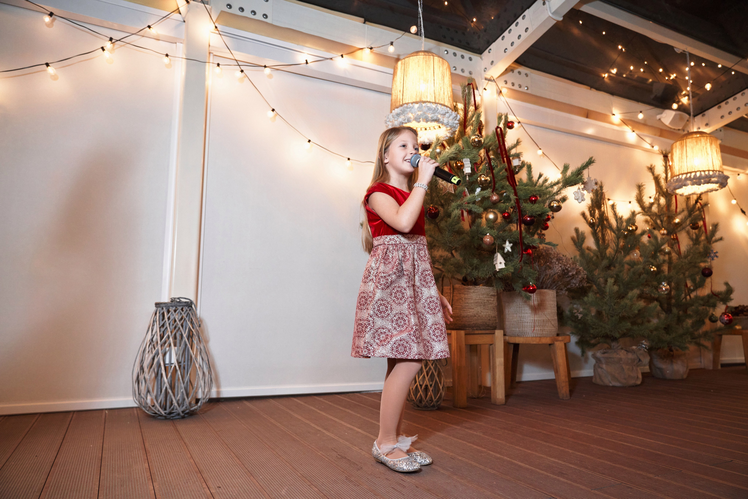 Новогодние выступления маленьких артистов Каметы Lab на ВДНХ