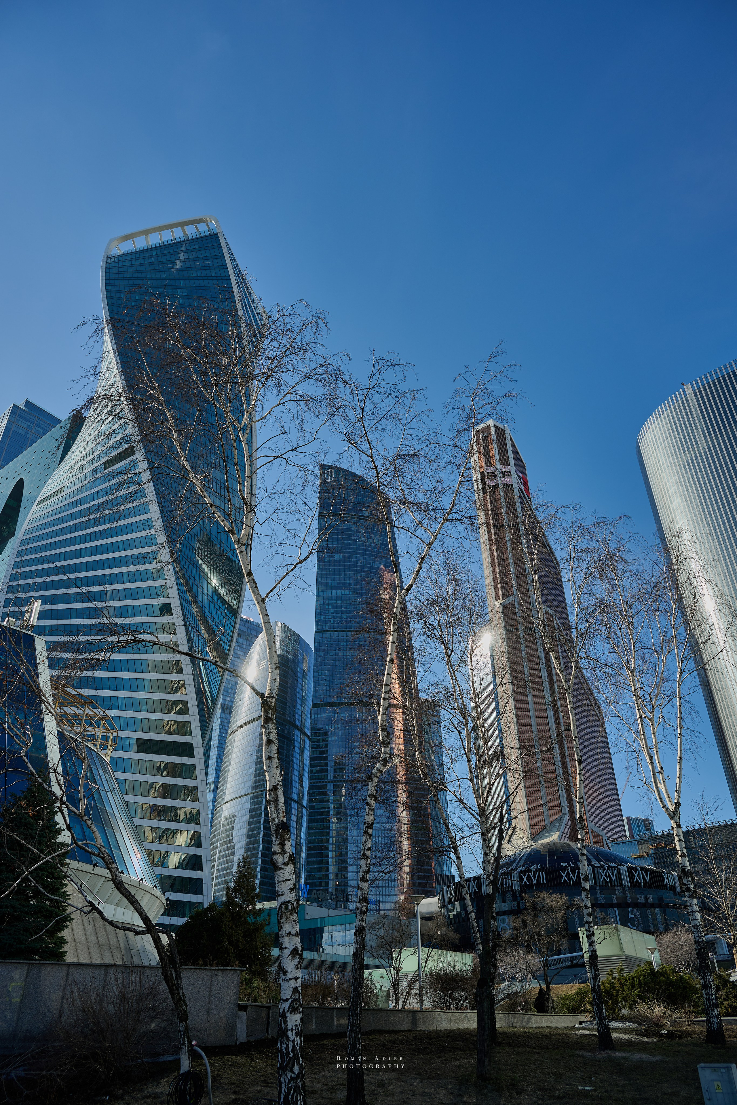 Уличная фотография Москвы. Блог фотографа Романа Адлера. Москва-Сити. Весна в Москва-Сити. Весенние фотографии Москвы.