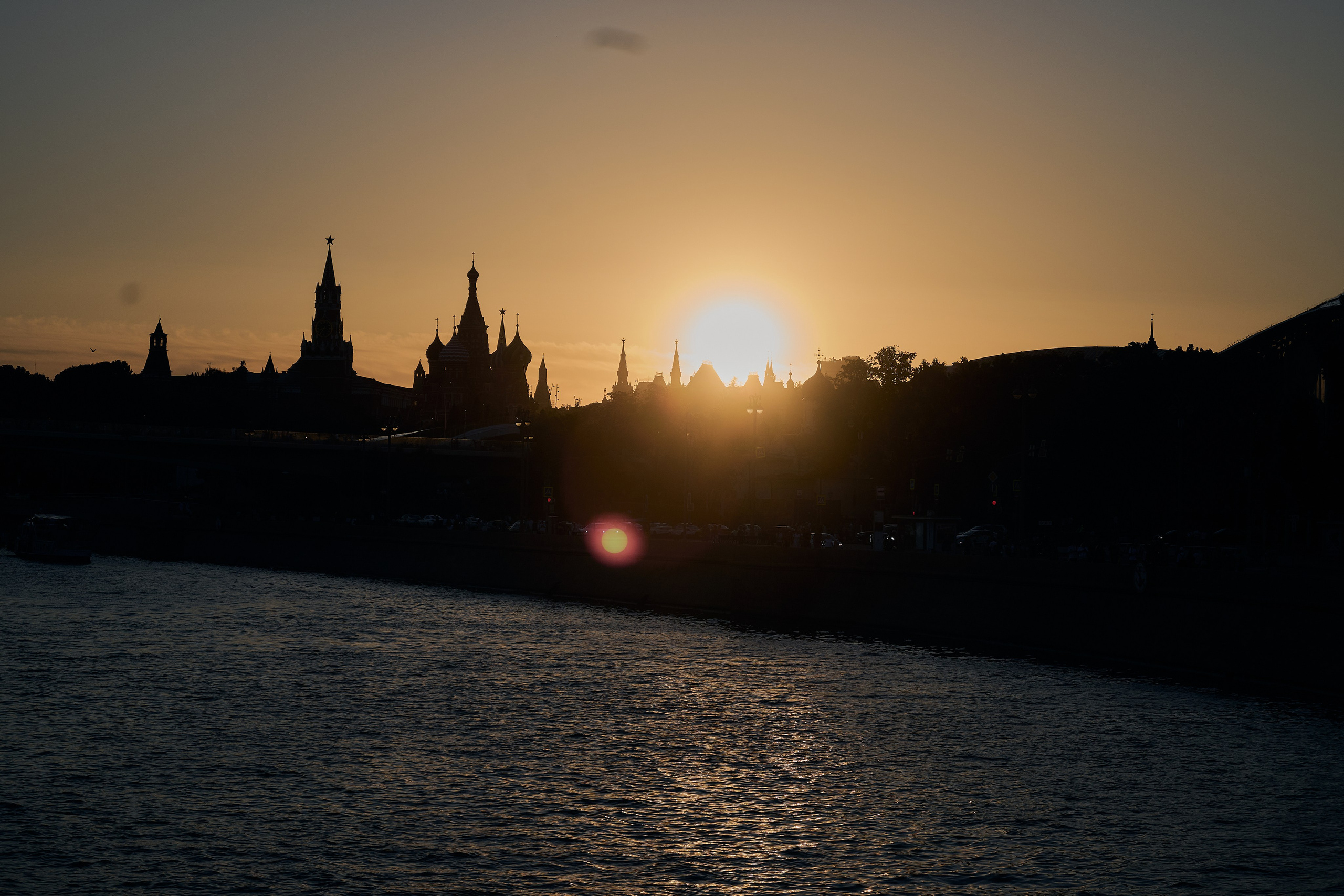 Прогулка на кораблике по Москва-реке. Фотограф Роман Адлер