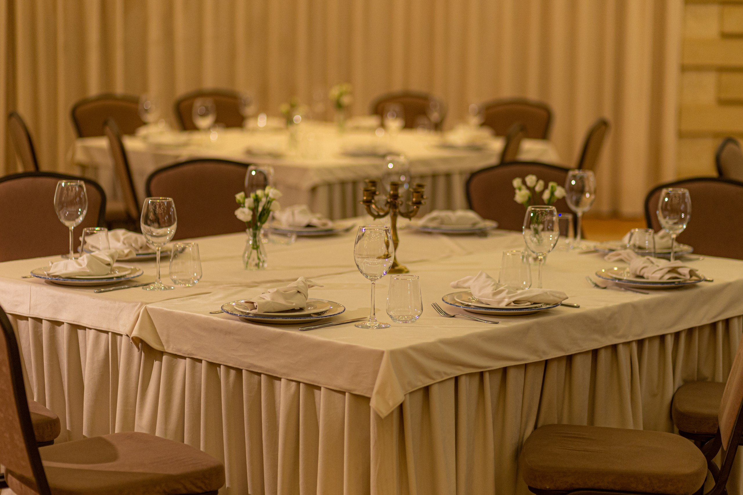 Банкетный зал ресторана Дача. Фотограф в Оренбурге. Профессиональный фотограф