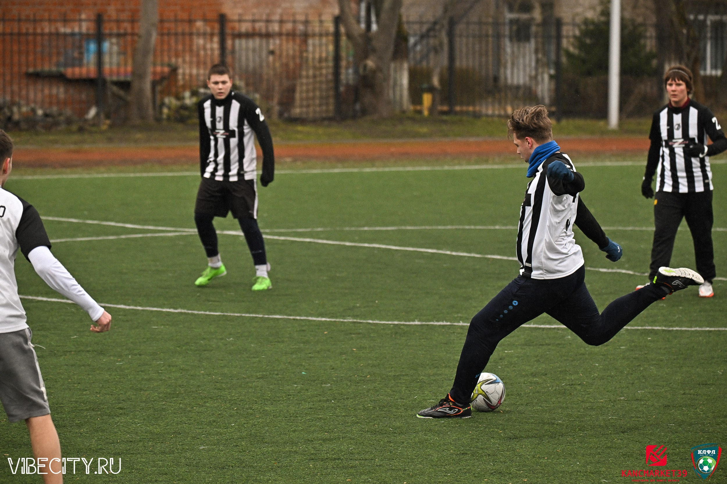 XX ЧЕМПИОНАТ КАЛИНИНГРАДСКОЙ ЛФЛ КАНЦМАРКЕТ39 сезона 2024–2025 гг. VIBECITY.RU Вайб Сити Ру Фоторепортажи Фотоотчеты Калининград