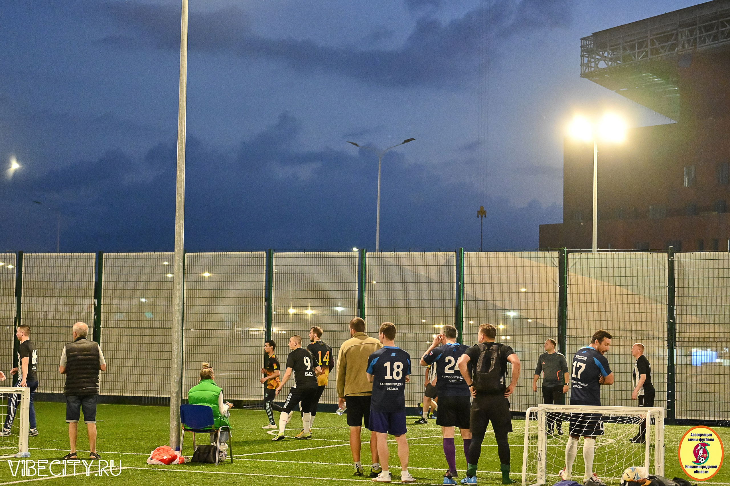 ИГРЫ МИНИ-ФУТБОЛЬНОЙ И КОРПОРАТИВНОЙ ЛИГИ. VIBECITY.RU Вайб Сити Ру Фоторепортажи Фотоотчеты Калининград
