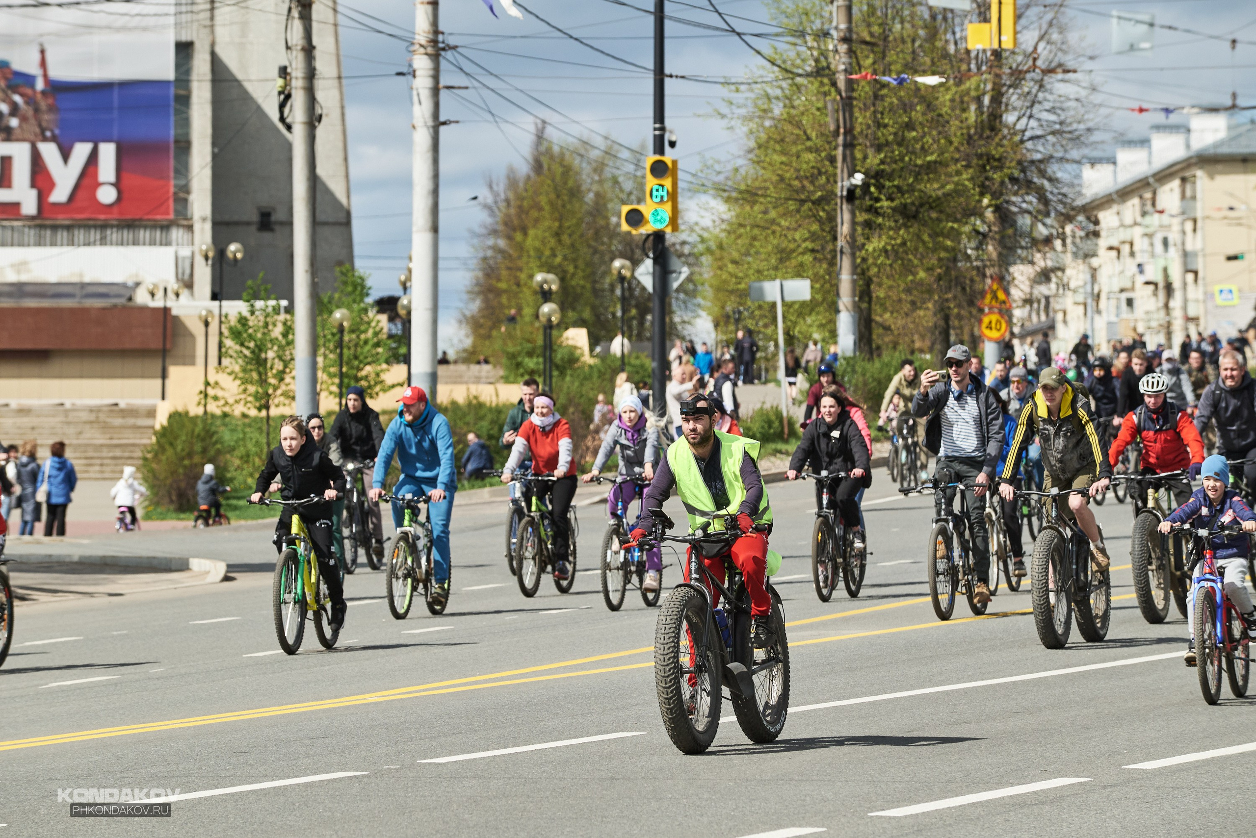Первомайская эстафета в Иваново 2024 год. Фотограф в Иваново: Каталожная съемка одежды и постельного белья, Wildberries