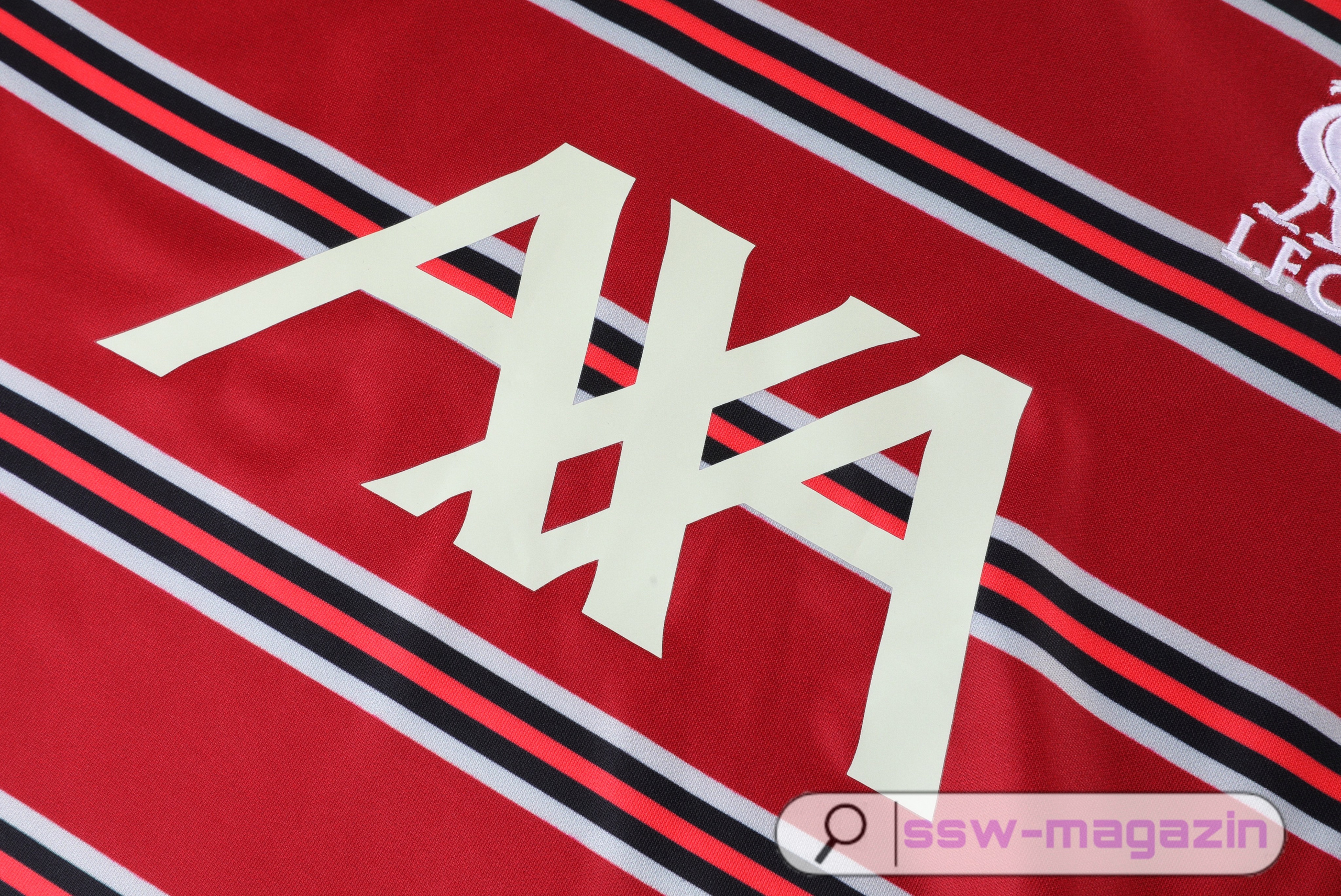 Костюм Liverpool 2025-2026. Футбольный магазин — ssw_magazin