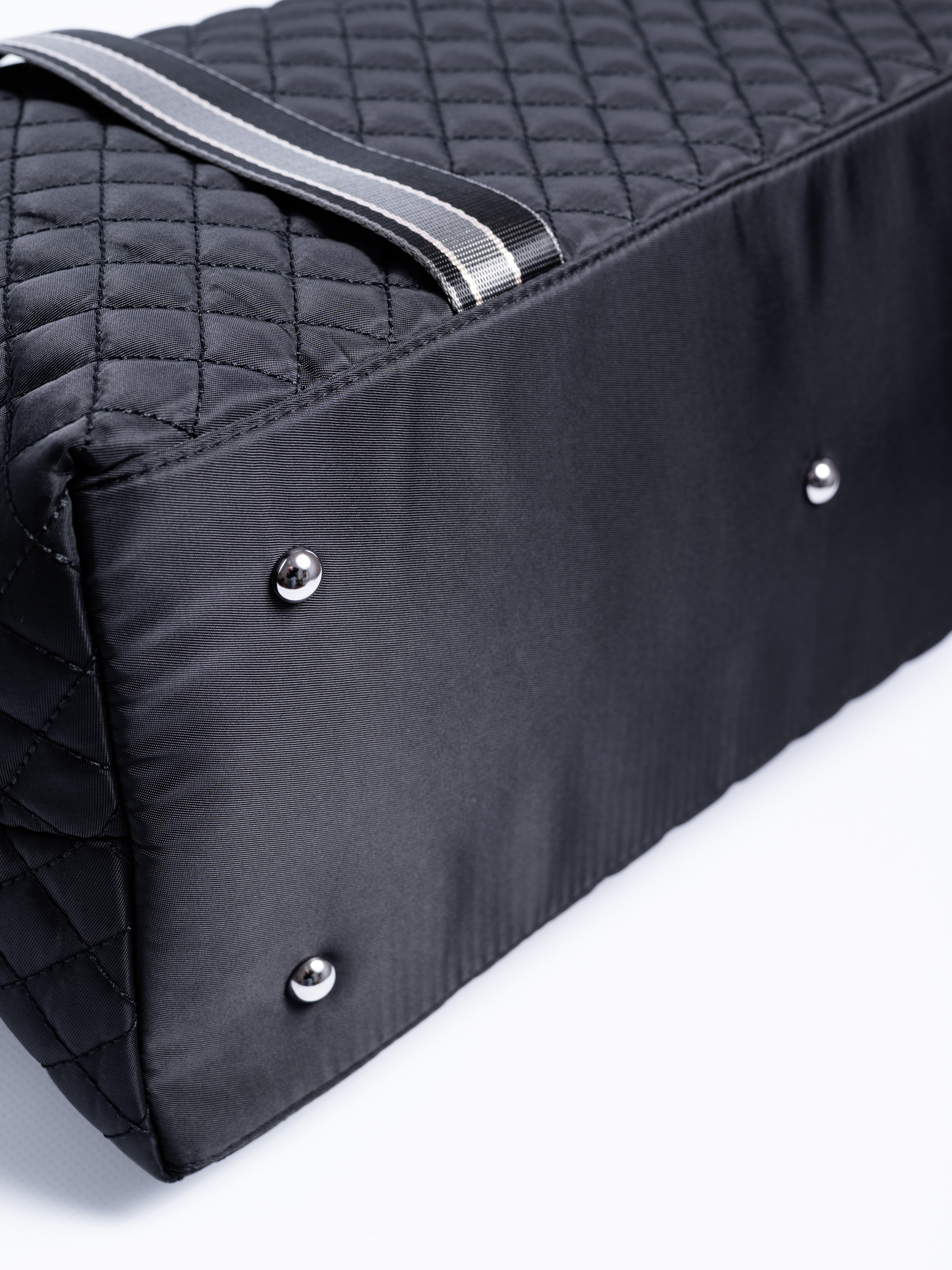 Сумки спортивные. Предметный фотограф, фото для маркетплейсов Пятигорск, КМВ